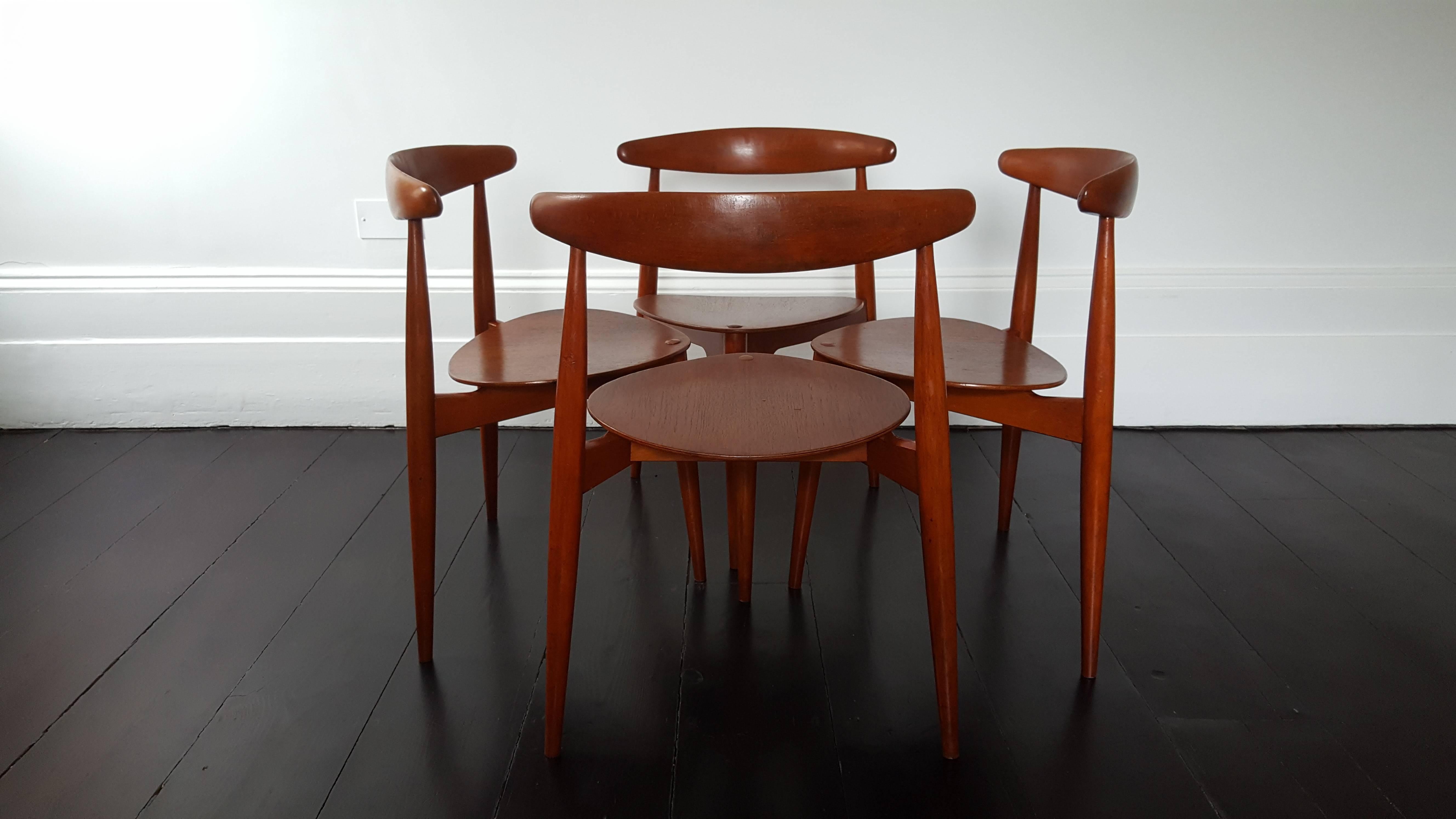 Set of Four Hans J. Wegner 'Heart' Chairs for Fritz Hansen In Good Condition In Hitchin, England