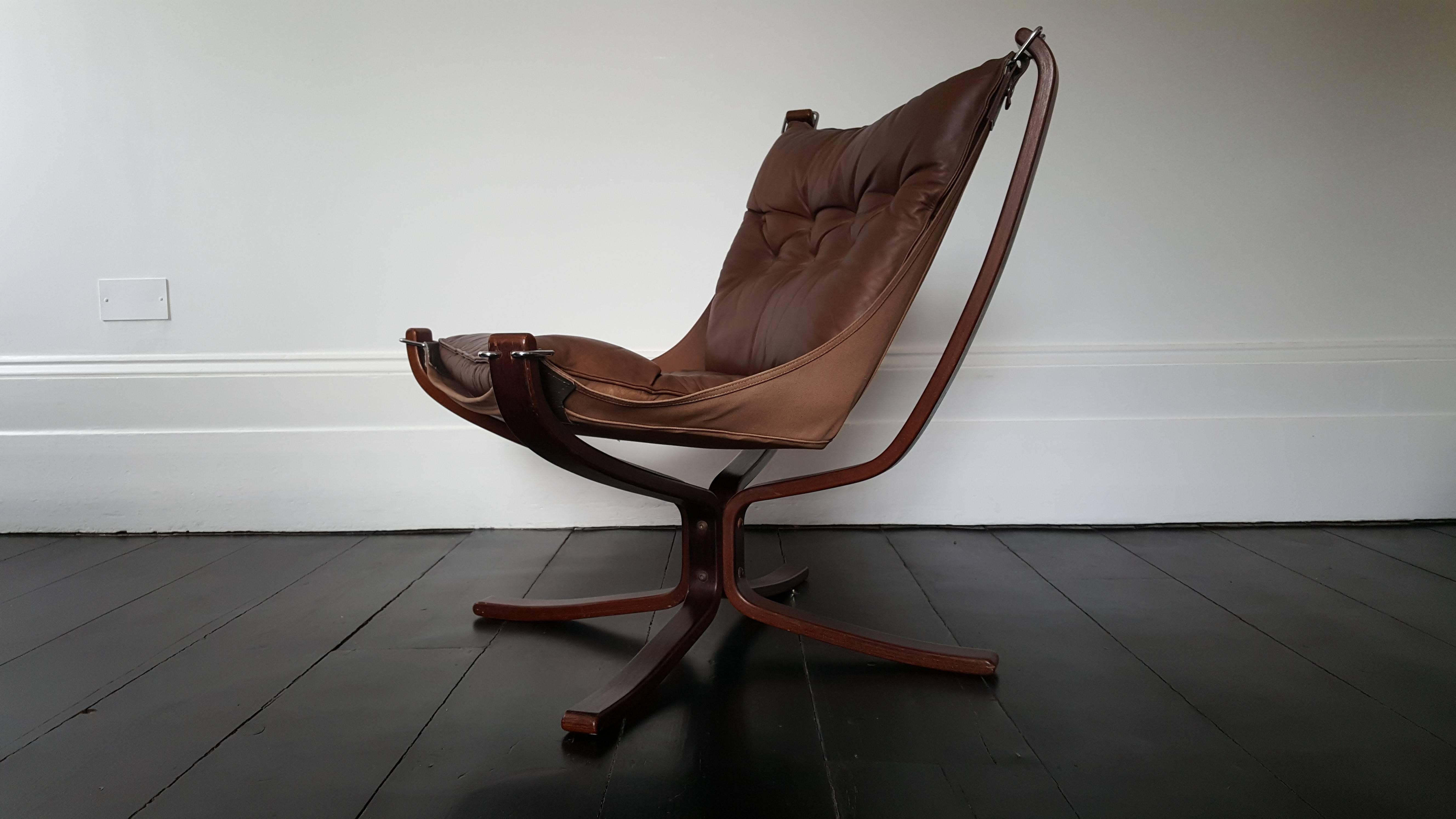 Iconic Vintage 1970s Sigurd Ressell Designed Low-Backed X-Framed Falcon Chair In Good Condition In London Road, Baldock, Hertfordshire