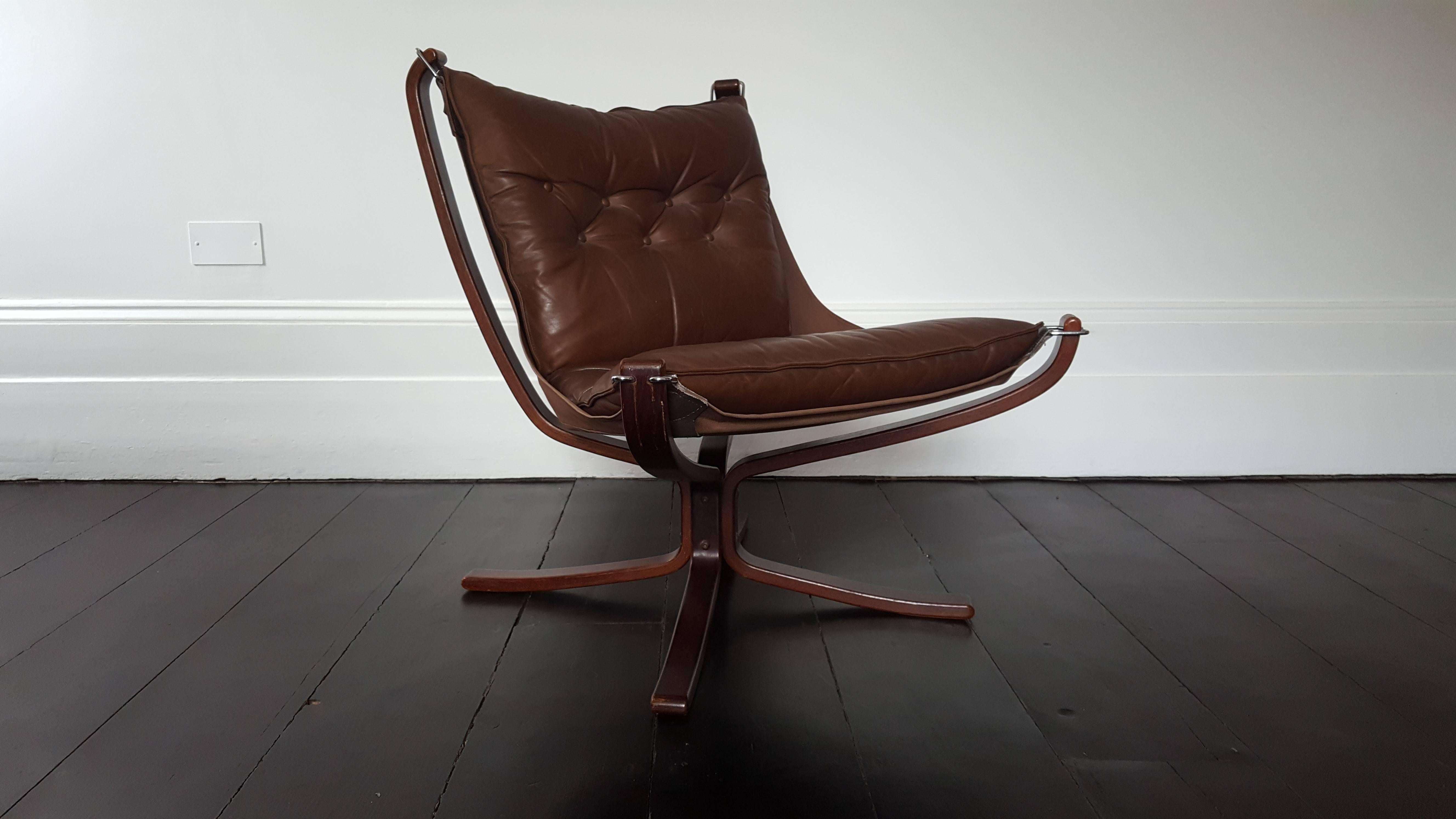 20th Century Iconic Vintage 1970s Sigurd Ressell Designed Low-Backed X-Framed Falcon Chair