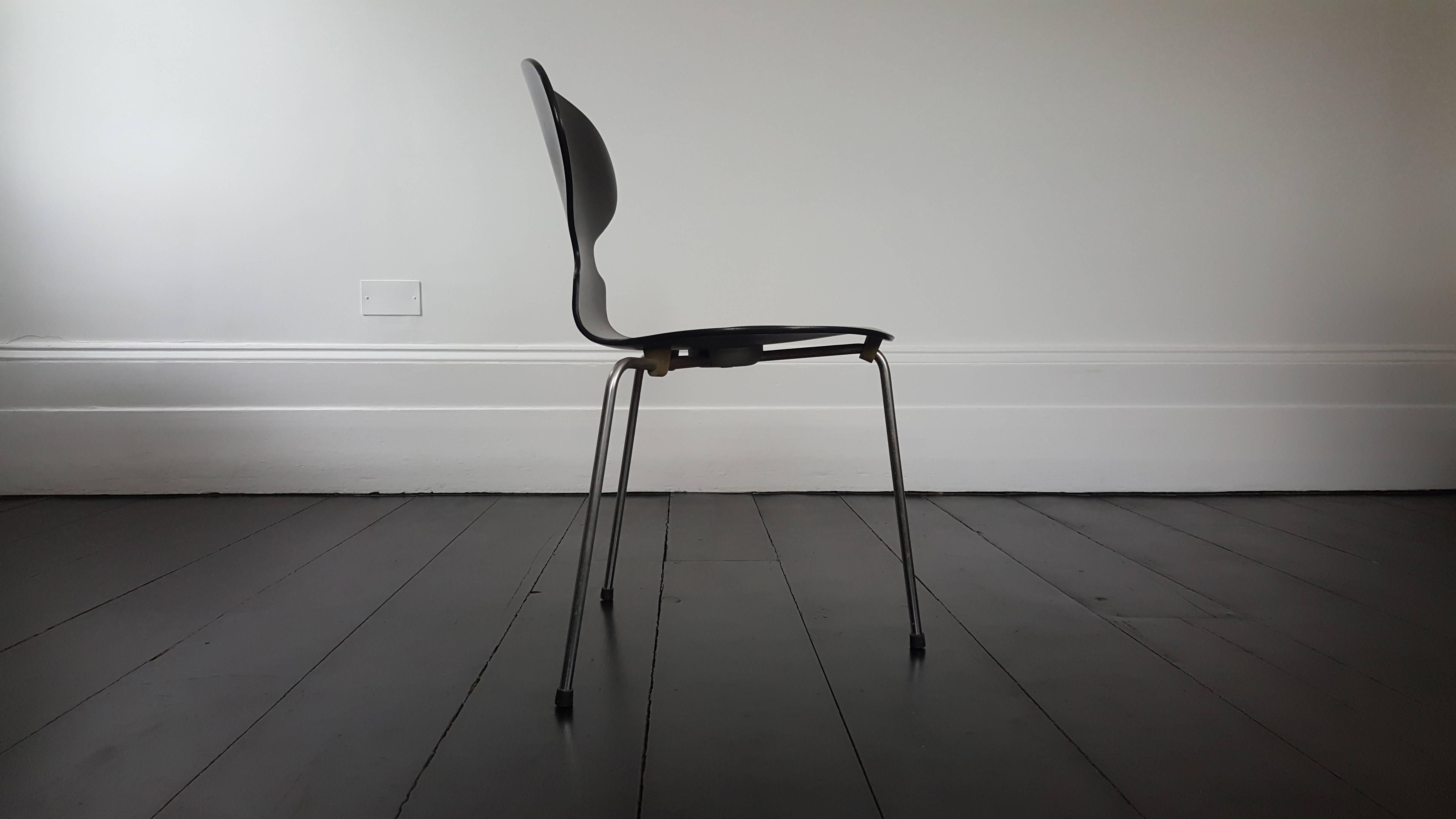 Model 3100 'Ant' Chair by Arne Jacobsen for Fritz Hansen, Designed 1952 In Good Condition In London Road, Baldock, Hertfordshire