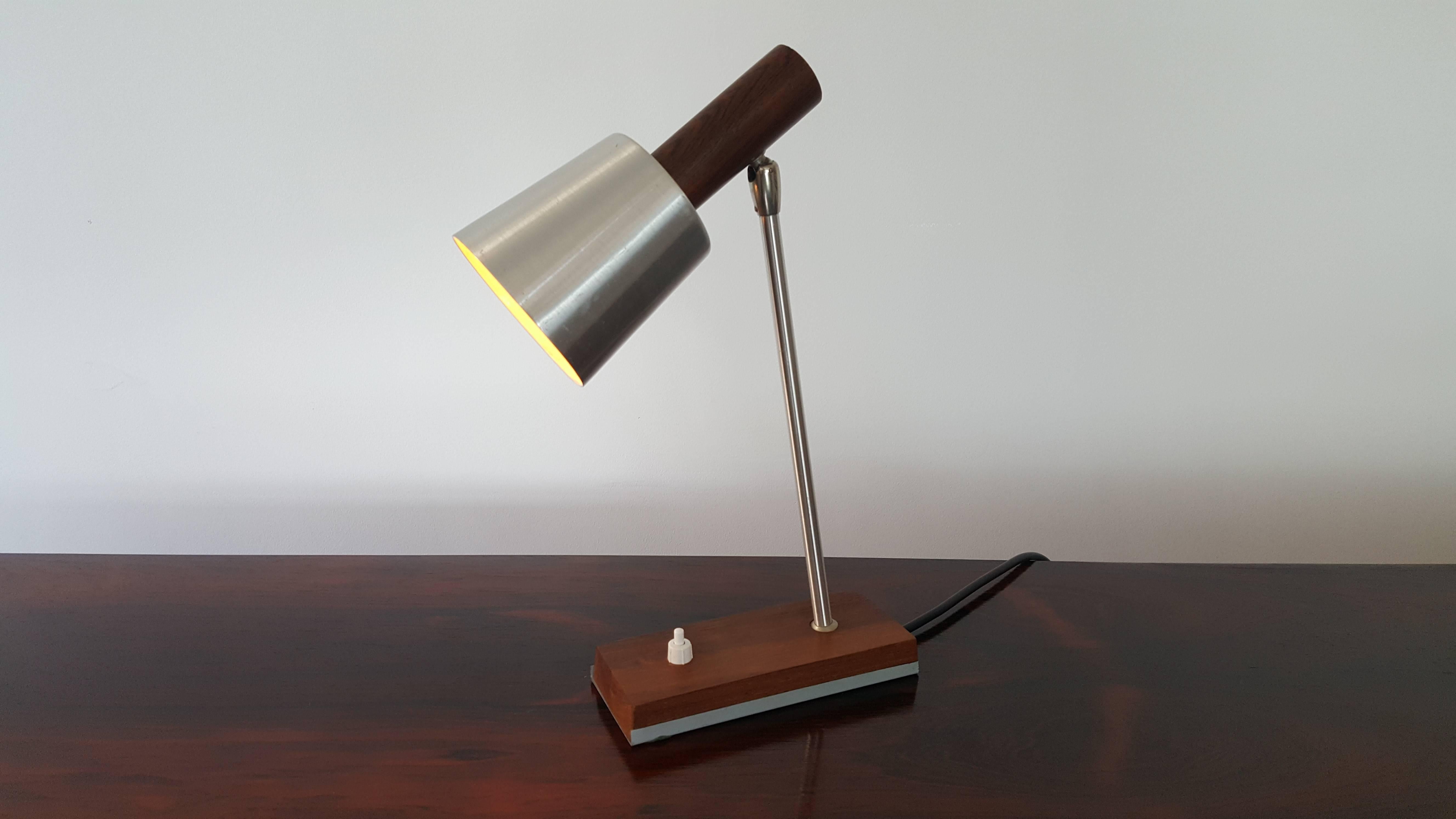 A Danish ‘Silva’ table lamp manufactured by Lyfa consists of rosewood and aluminium, produced in the 1970s.

Fully working, rewired & safety tested. Uses an E14 / E12 Edison screw fitting max 40W. 

Please contact for competitive global shipping