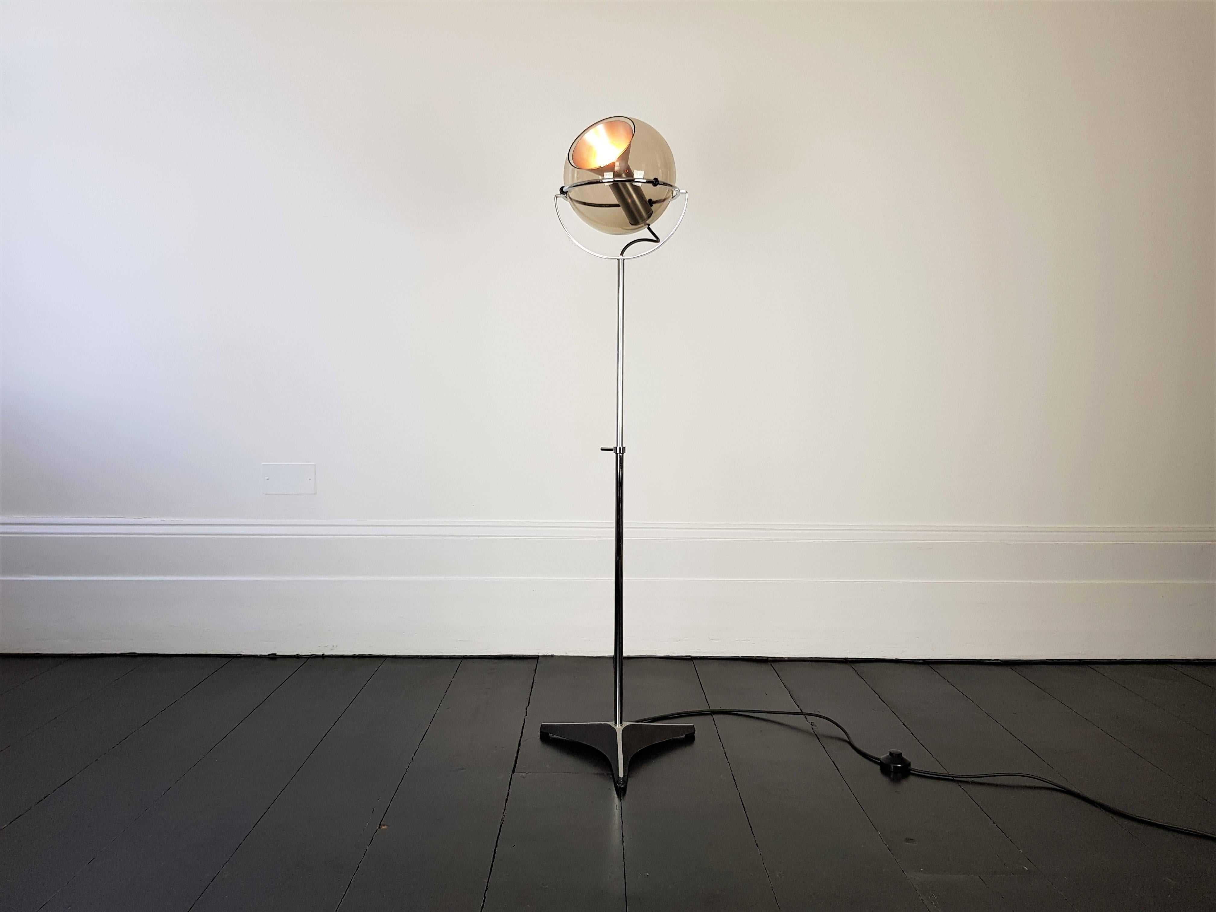 Mid-Century Modern Globe 2000 Floor Lamp by Frank Ligtelijn for RAAK, Amsterdam, 1970s