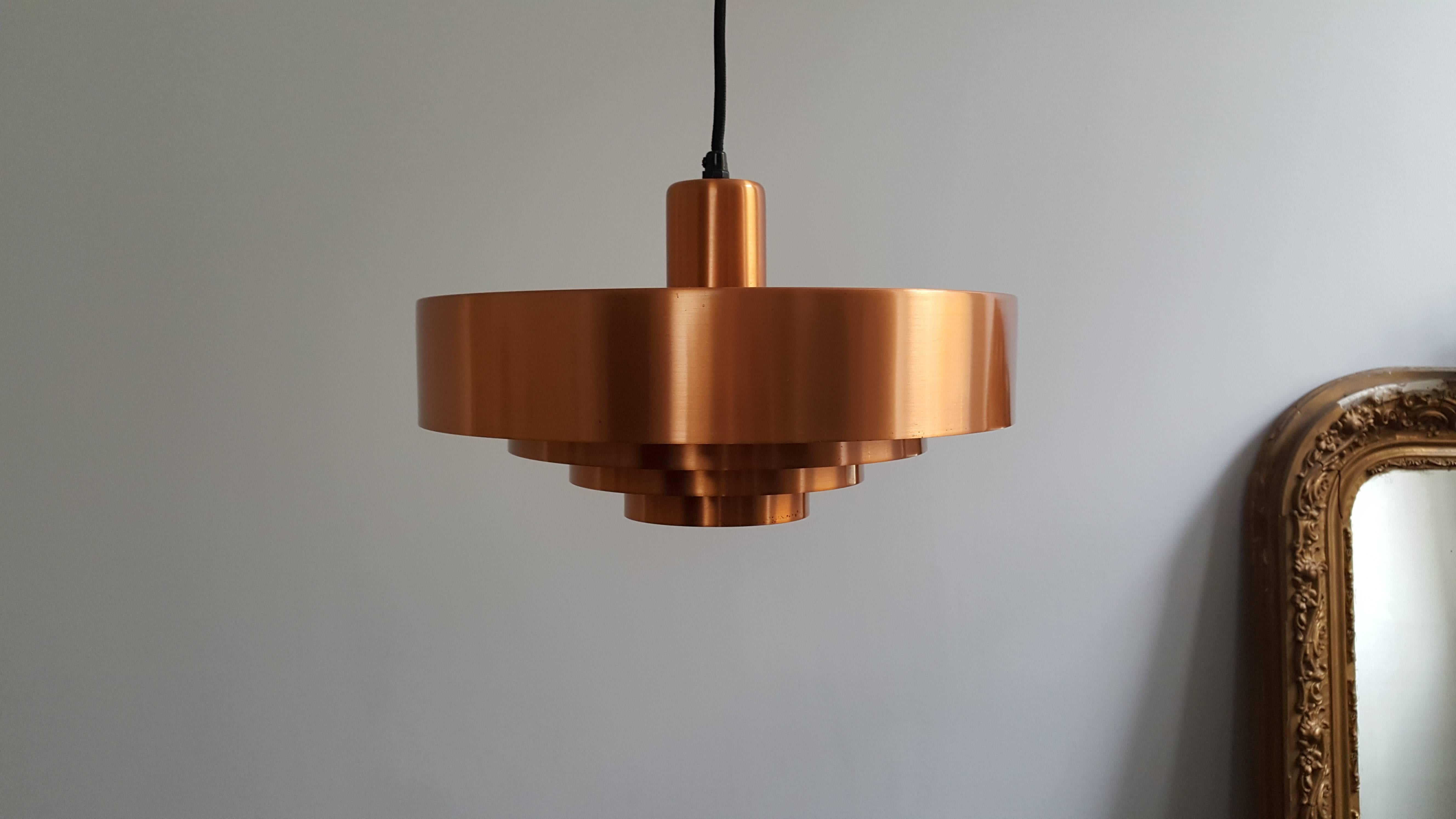 Jo Hammerborg copper Roulete pendant light for Fog & Mørup, Denmark, 1960s.

Beautiful copper pendant lamp. Designed by Jo Hammerborg for Fog and Mørup and released as 'roulete' in the 1960s.

In 1957 Hammerborg became head of design at Fog &