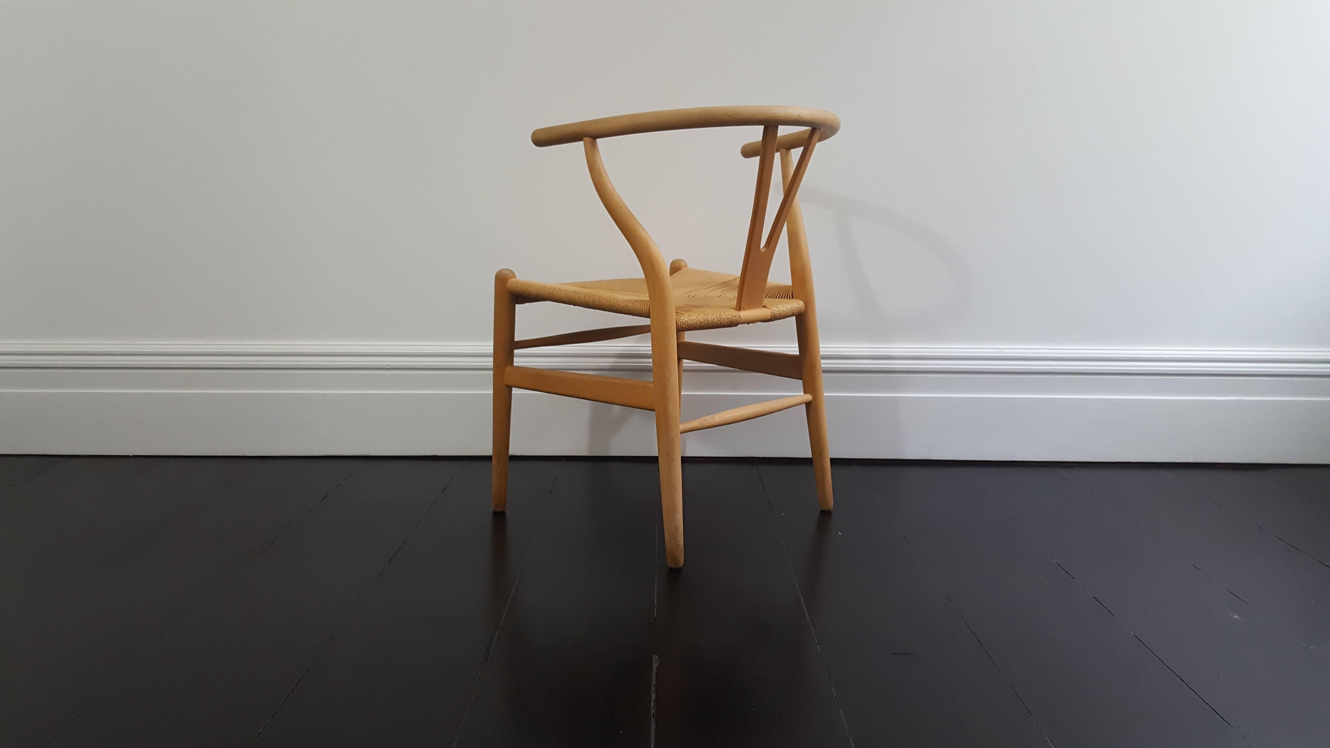 Mid-Century Modern Iconic vintage Danish Hans J. Wegner CH24 'Wishbone' Chair