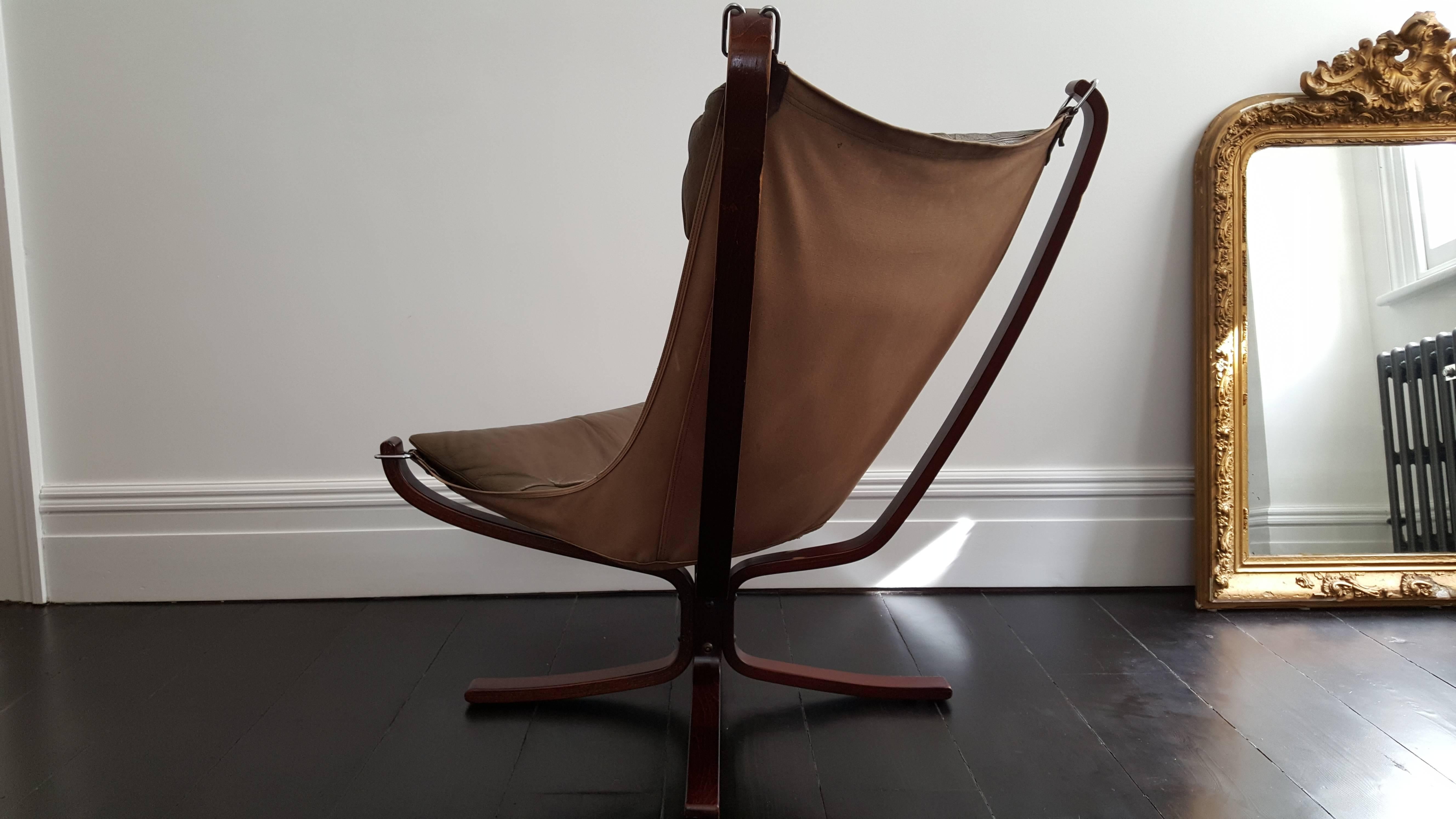 Vintage 1970s Sigurd Ressell Designed High-Backed X-Framed Falcon Chair In Good Condition In London Road, Baldock, Hertfordshire