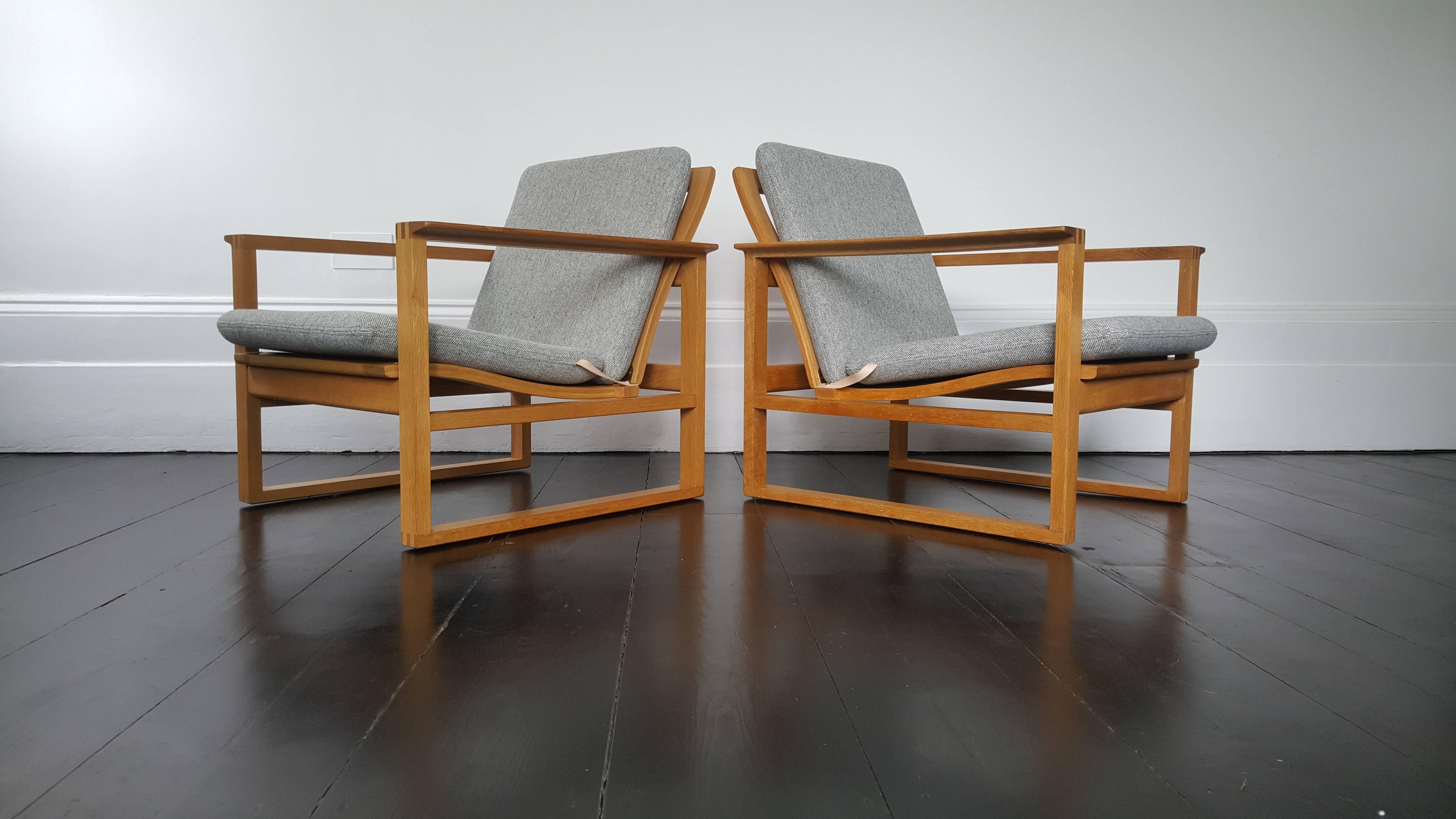 Danish Børge Mogensen Oak Lounge Sled Chairs Designed 1956 for Frederica Stolefabrik