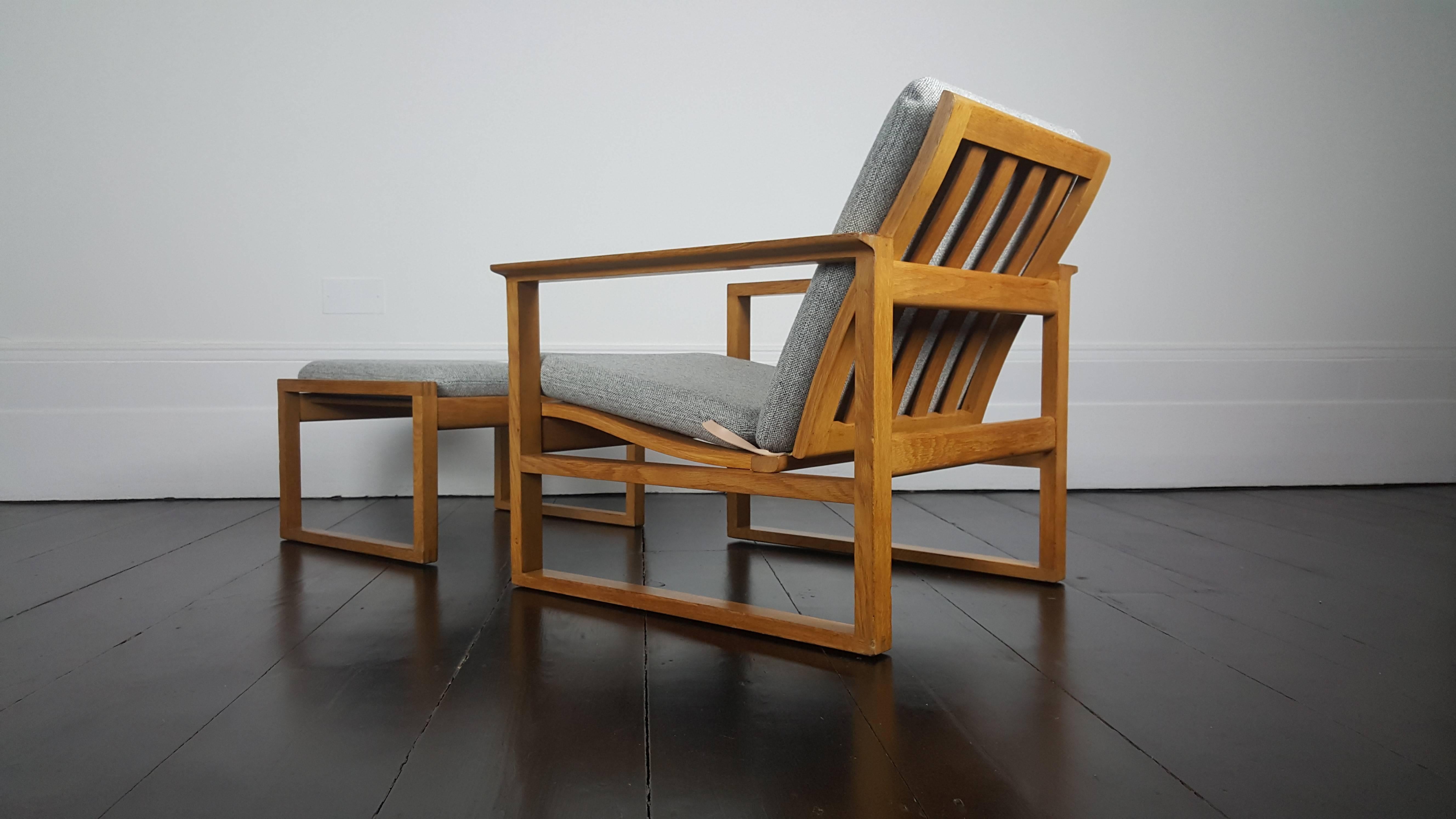 20th Century Børge Mogensen Oak Lounge Sled Chair and Footstool Designed 1956 for Frederica 