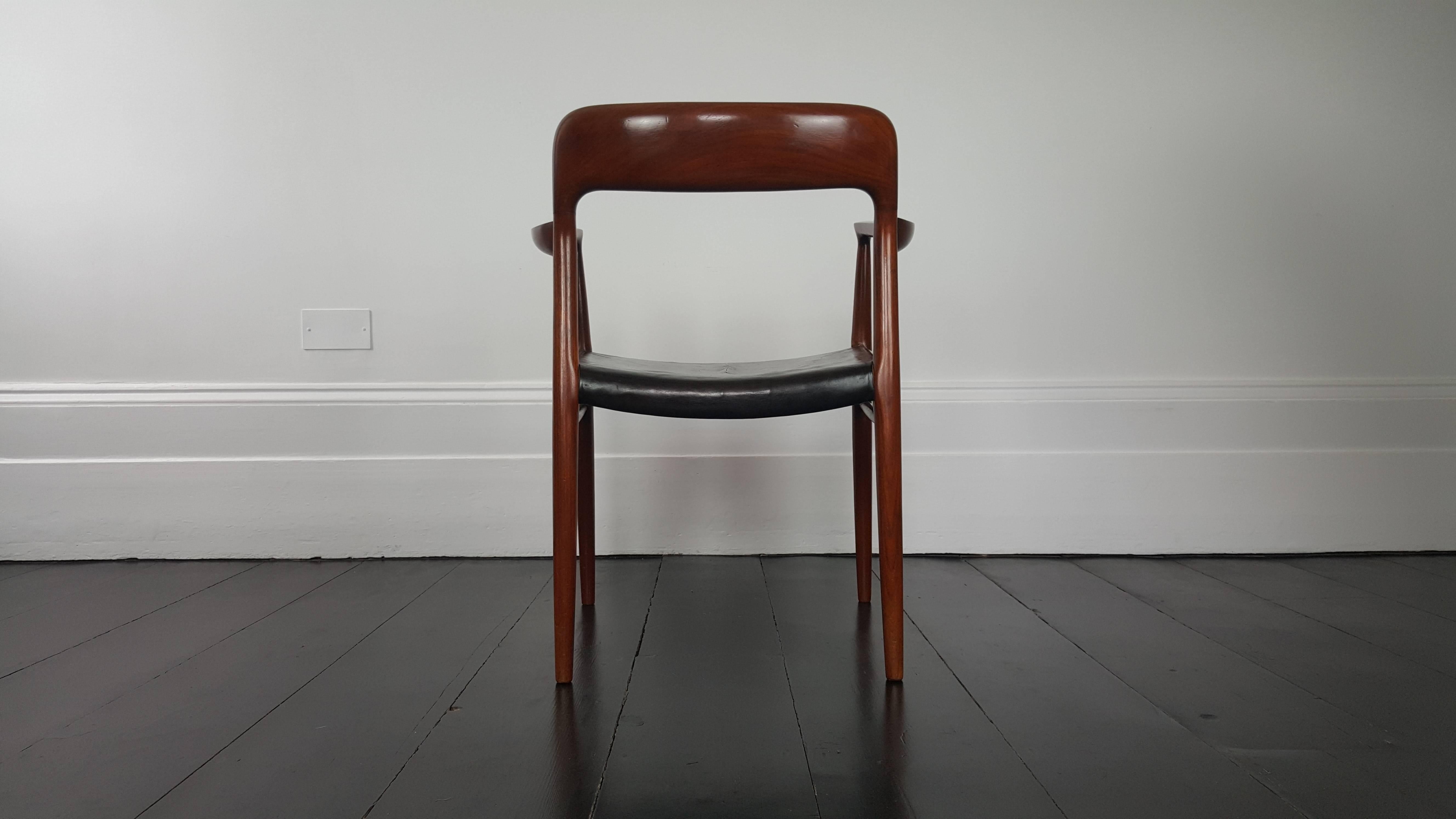 Model 56 Armchair in Teak and Black Leather by Niels Otto Møller In Good Condition In London Road, Baldock, Hertfordshire