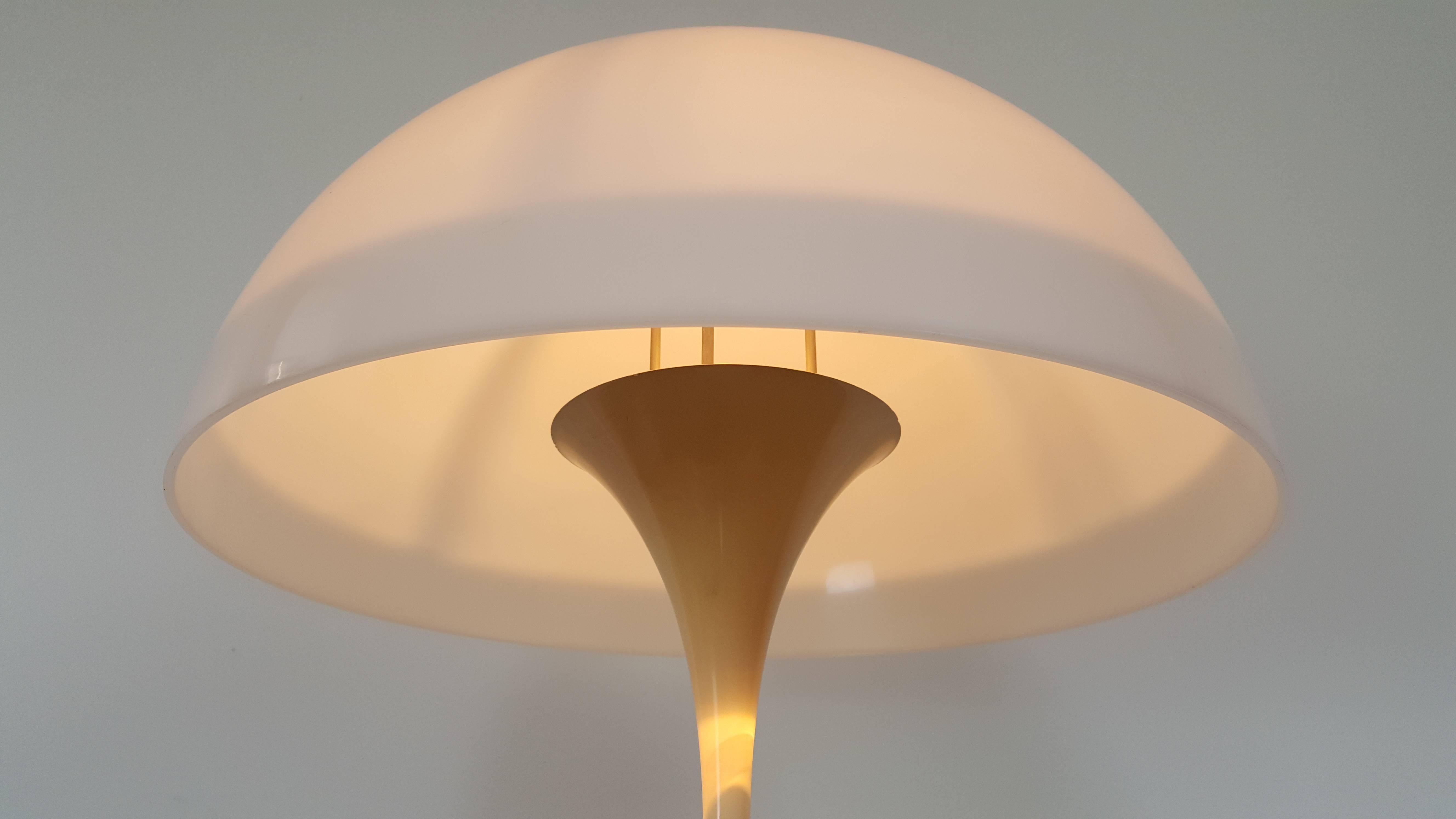 Original Vintage Panthella Floor Lamp Designed by Verner Panton, 1971 In Good Condition In London Road, Baldock, Hertfordshire