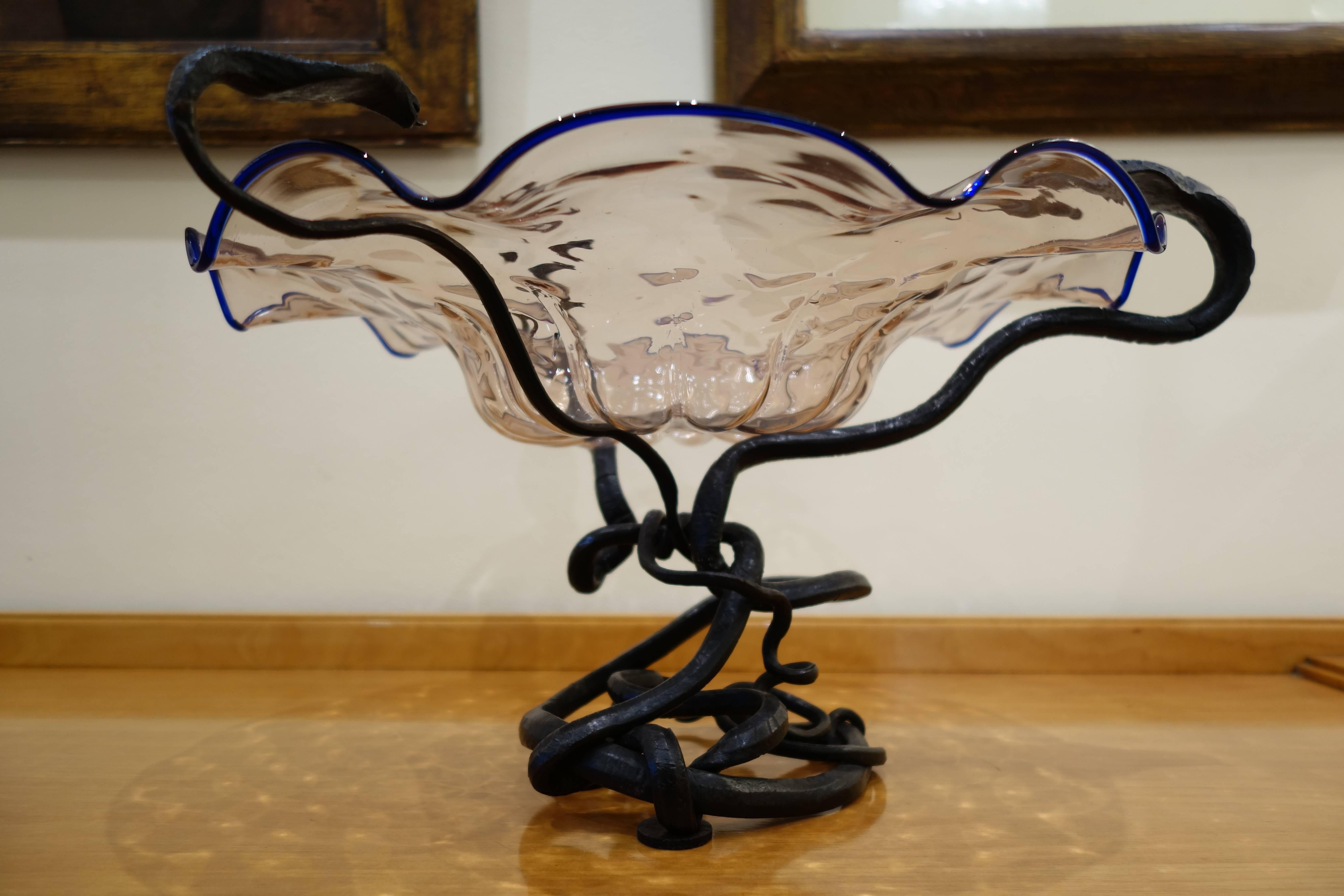 Wrought Iron and Murano Glass Snake Tazza by Carlo Rizzarda, circa 1900 In Good Condition For Sale In Brussels, BE