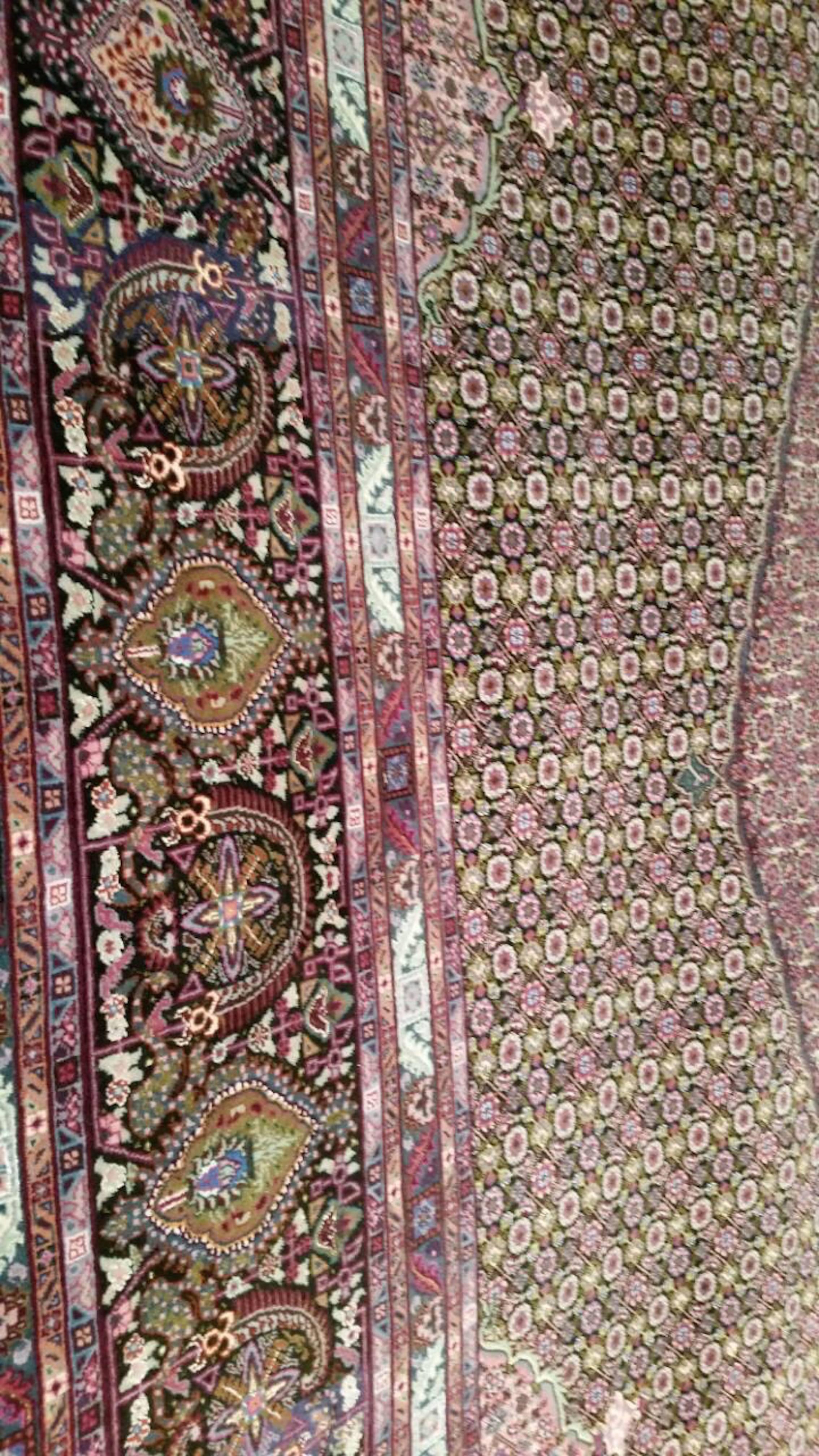 20th Century Wool and Silk Tabriz In Excellent Condition For Sale In Geneve, Geneve