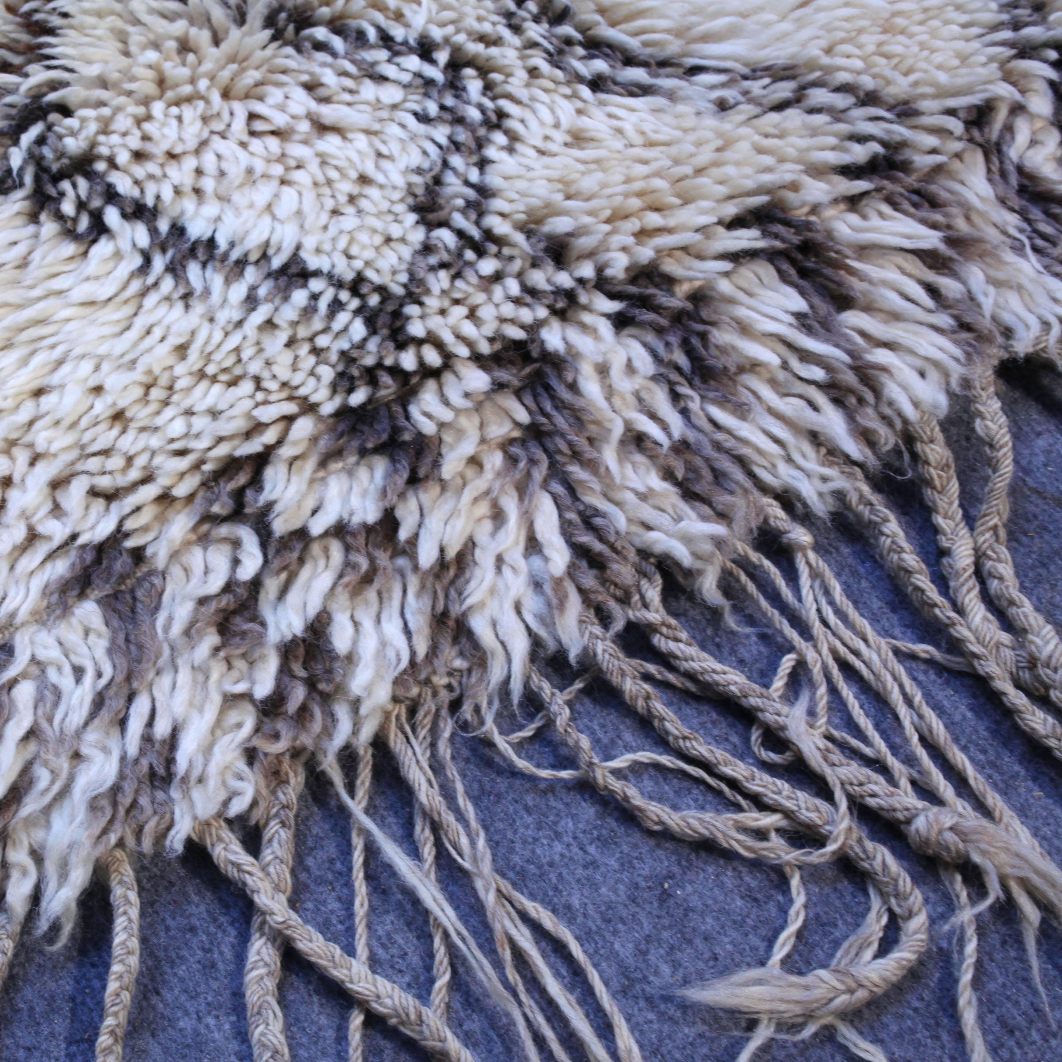 Wool Vintage Moroccan Beni Ouarain Berber Rug For Sale