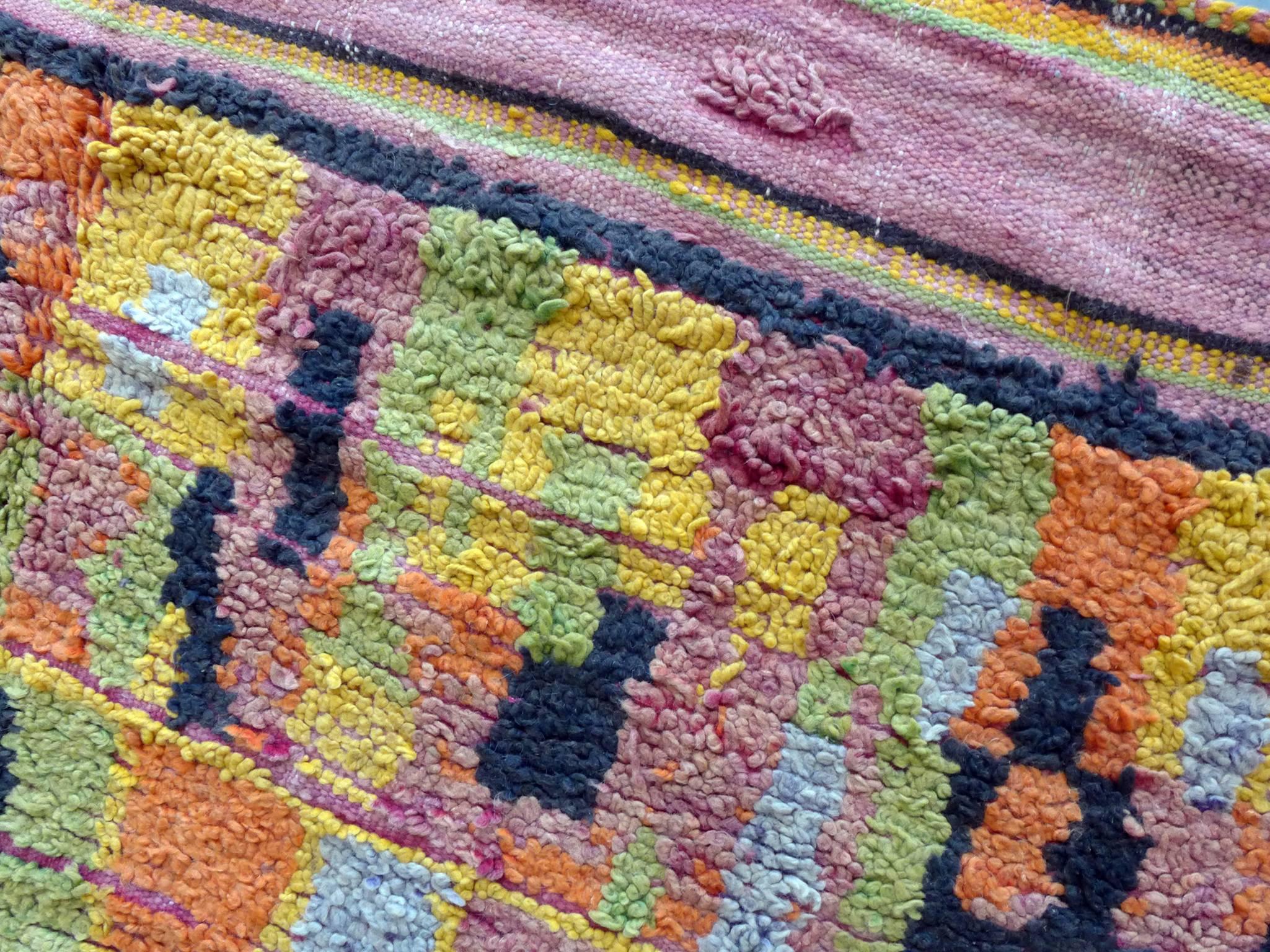 Vintage Moroccan Berber Rug with abstract colorfield In Good Condition For Sale In Amsterdam, NL