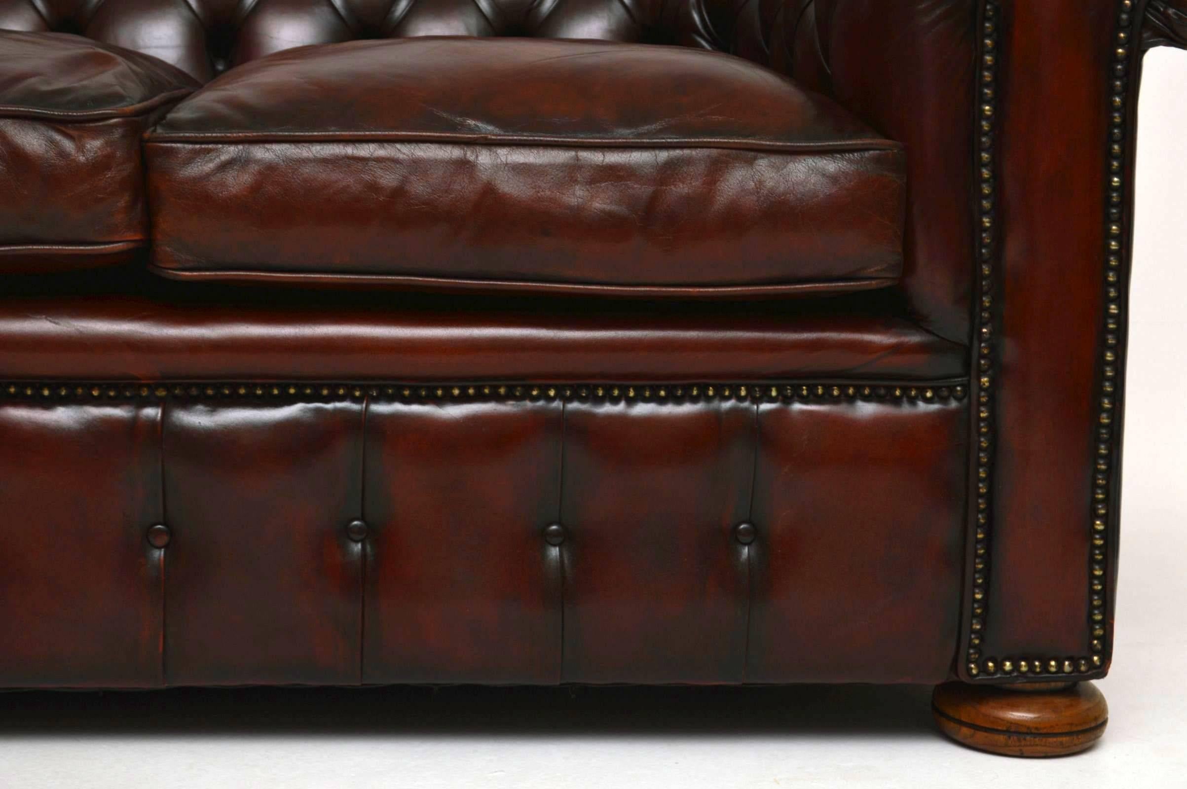 Antique Leather Chesterfield Sofa In Excellent Condition In London, GB