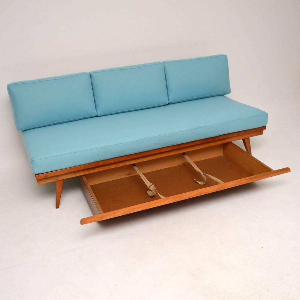 retro daybed