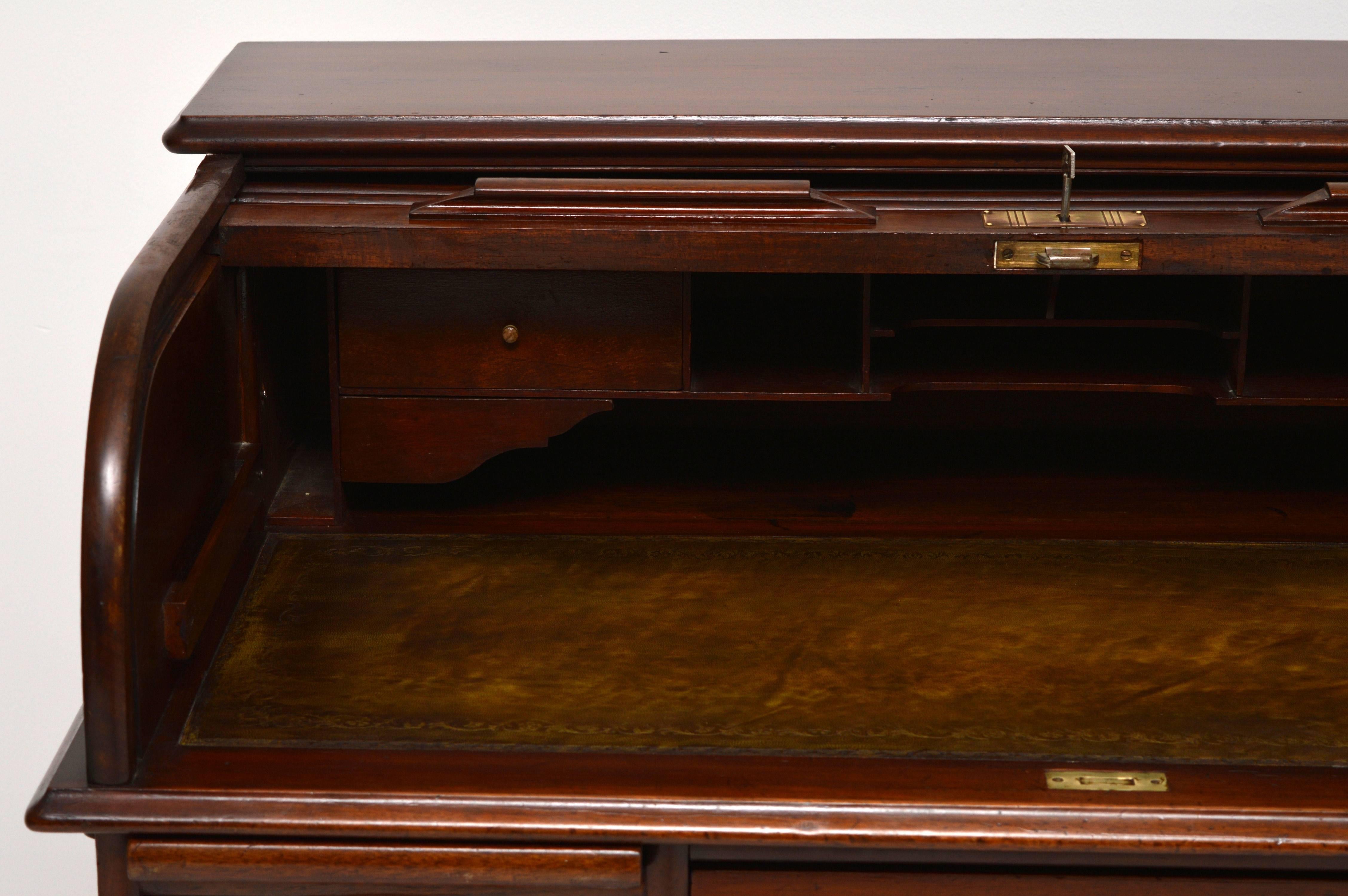 Antique Mahogany Roll Top Desk In Excellent Condition In London, GB