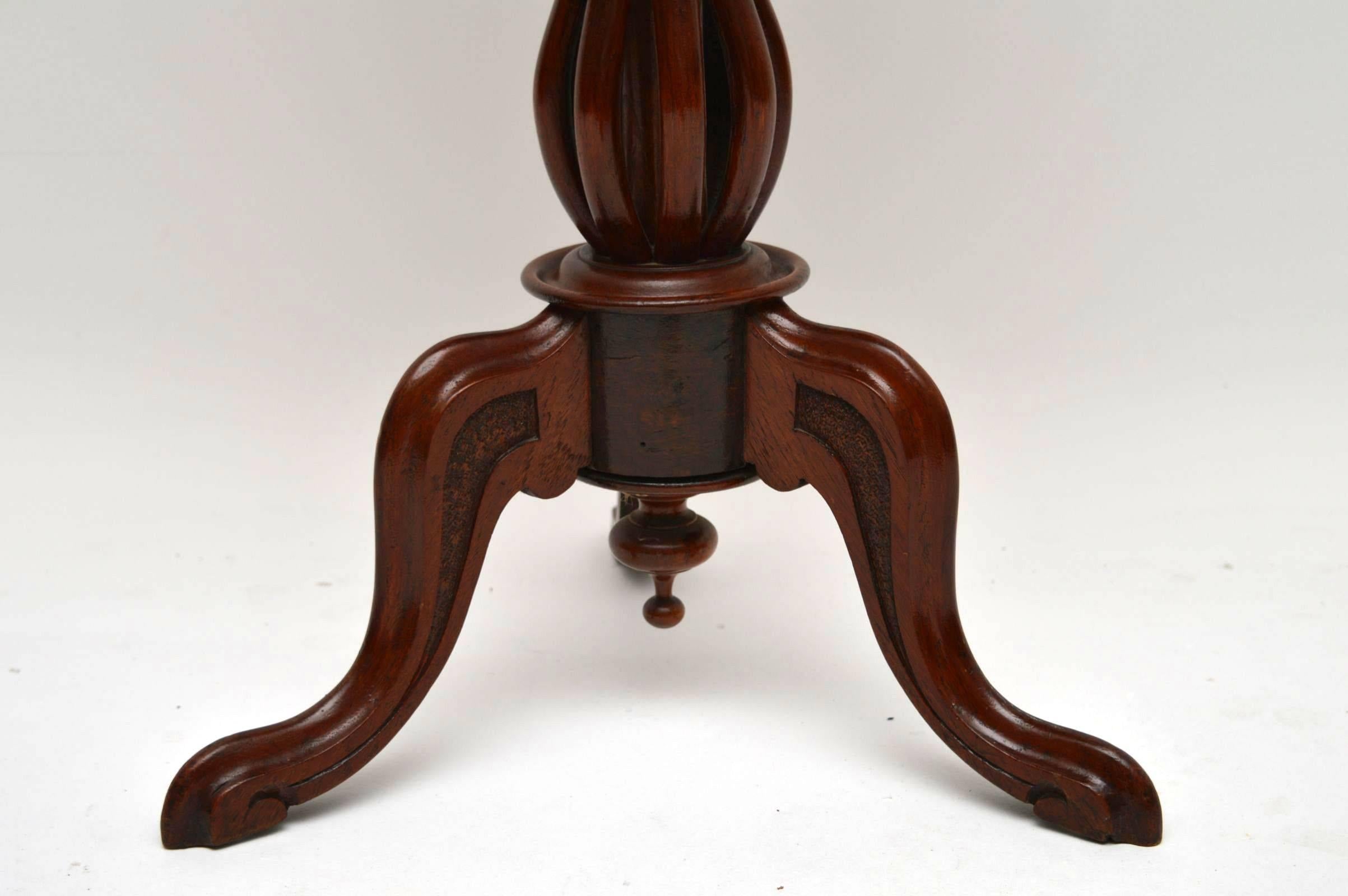 Mid-19th Century Antique Victorian Burr Walnut Tilt-Top Table