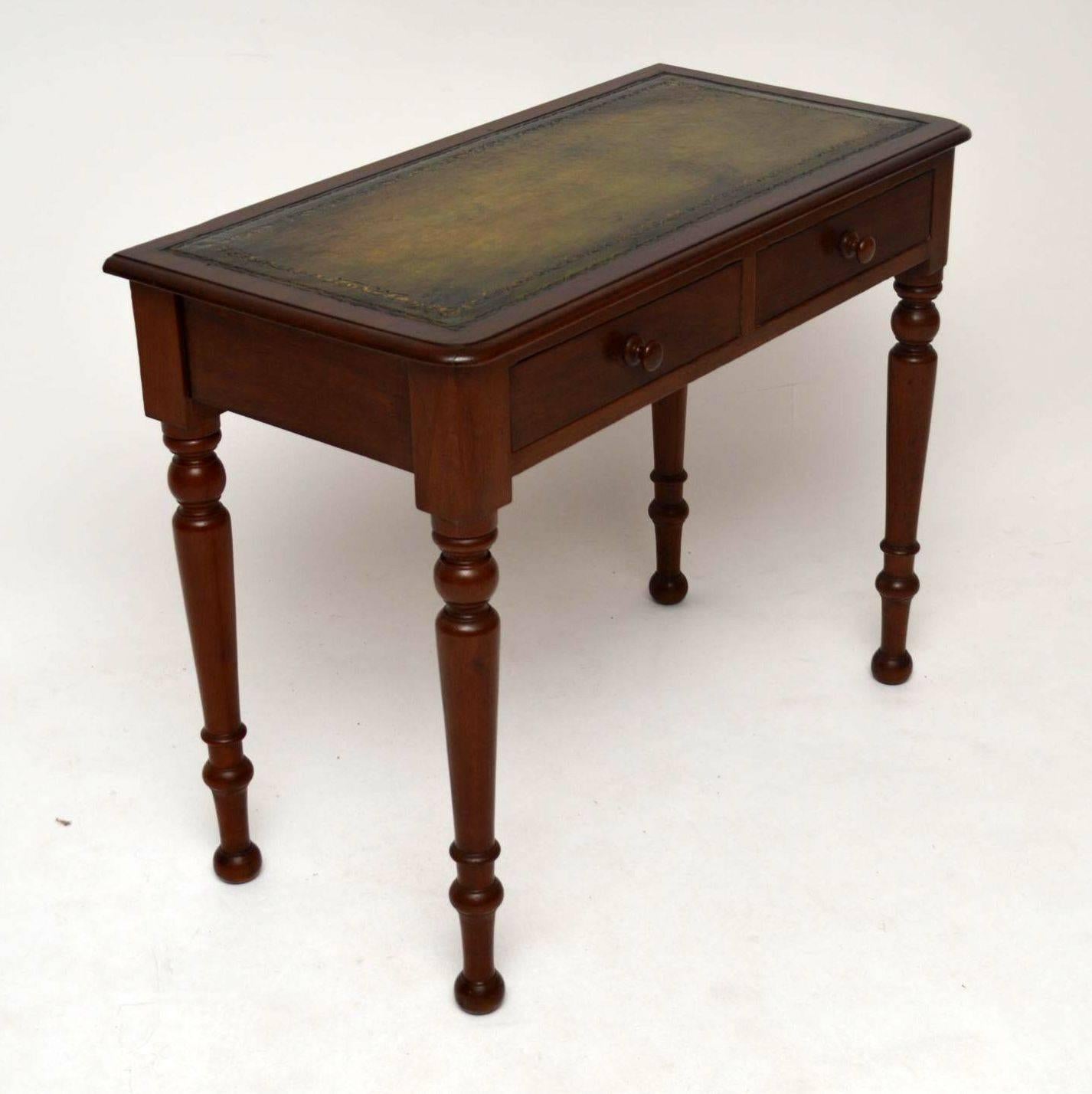 Antique Victorian Mahogany Writing Table In Excellent Condition In London, GB