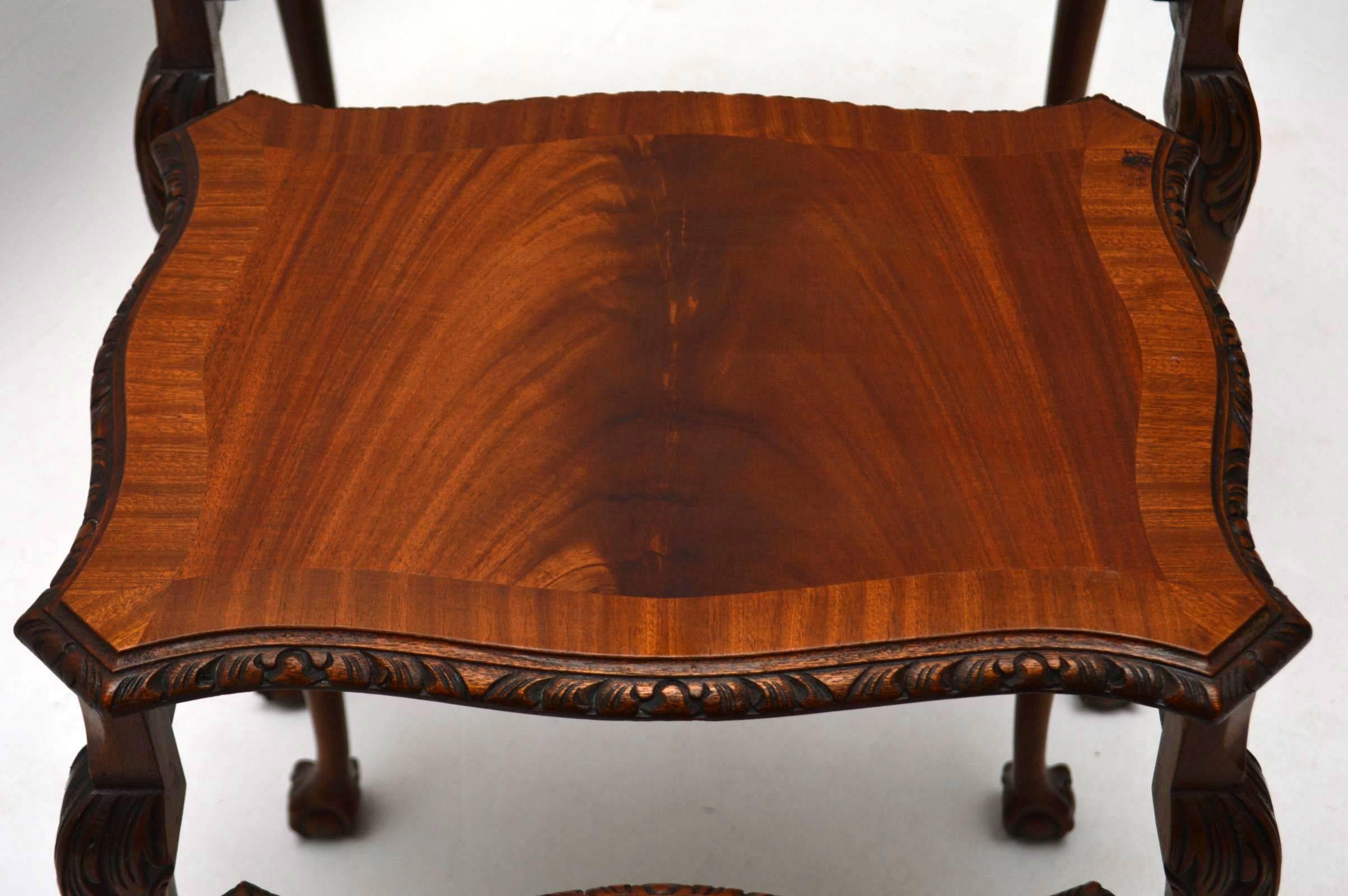 Antique Queen Anne Style Mahogany Nest of Tables In Excellent Condition In London, GB