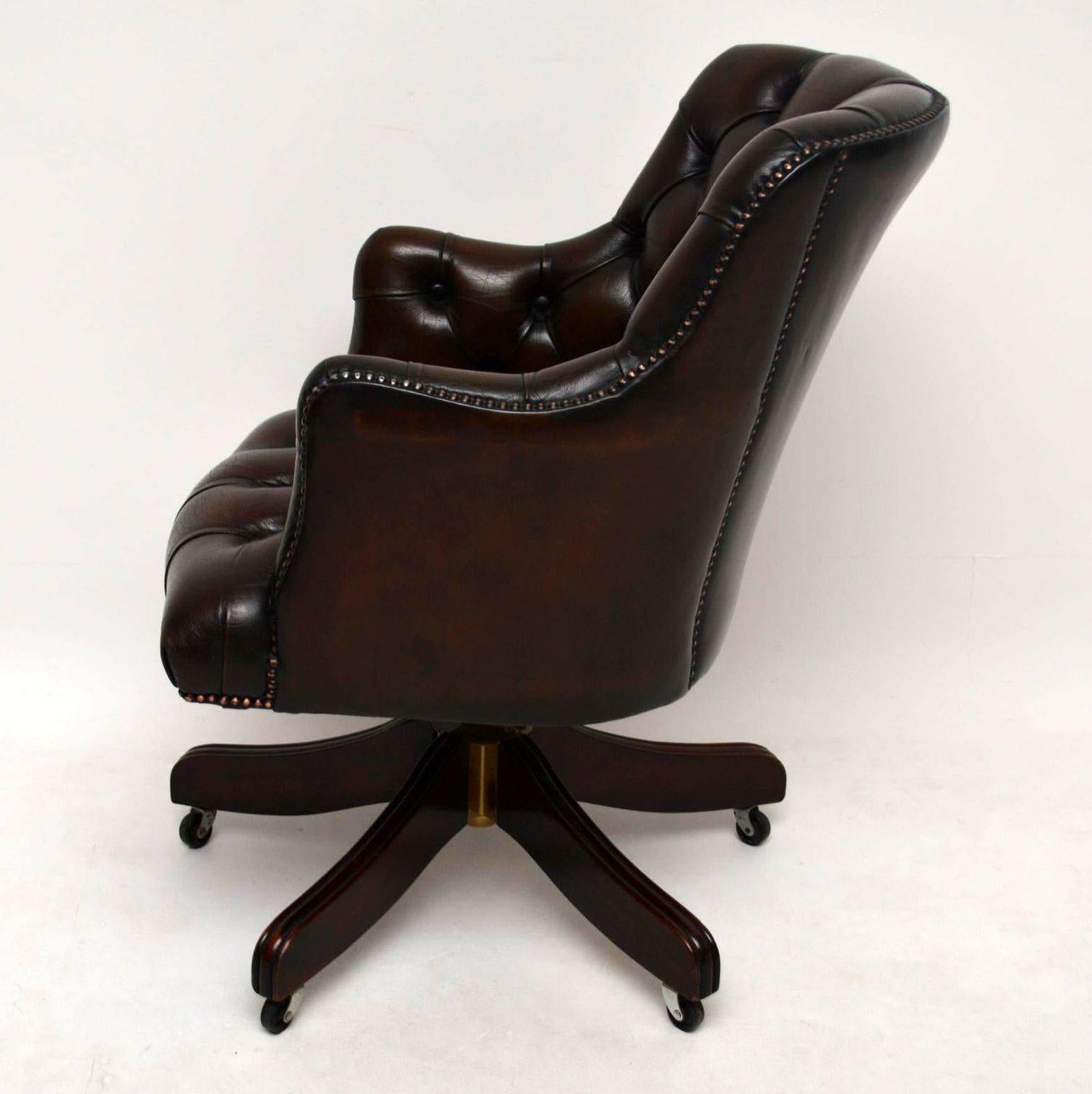 Antique Deep Buttoned Leather Swivel Desk Chair 1