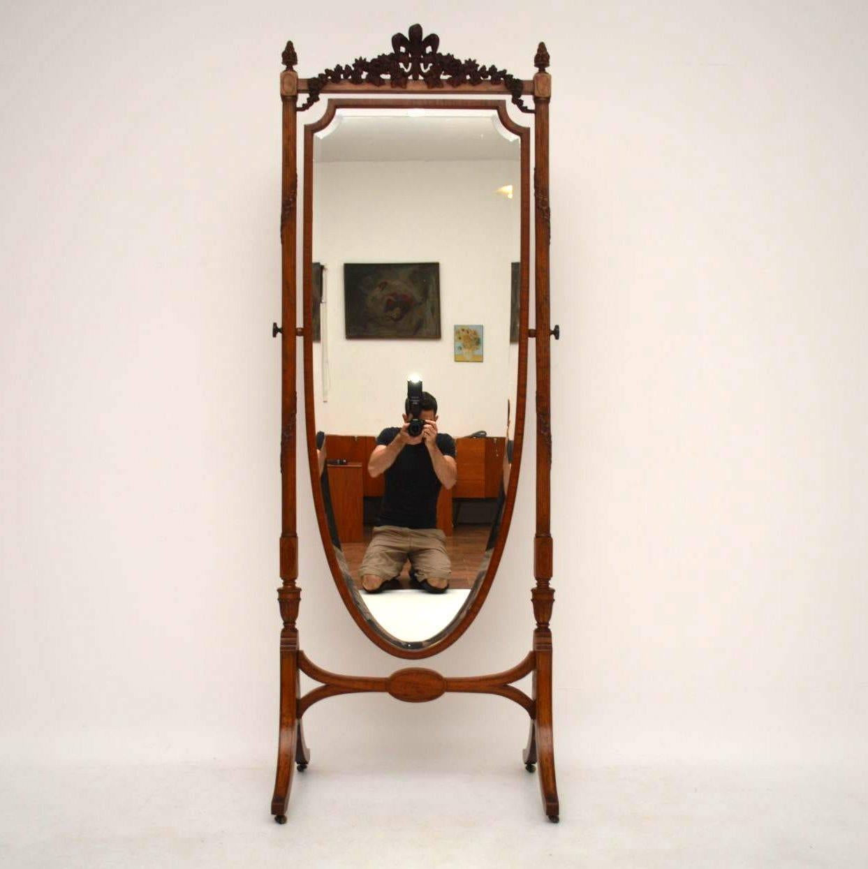 Very rare and impressive large antique satinwood full length cheval mirror that dates from around the 1890-1910 period. This cheval mirror has to be the nicest example I've ever seen. I don't think you will find many of these in satinwood on the