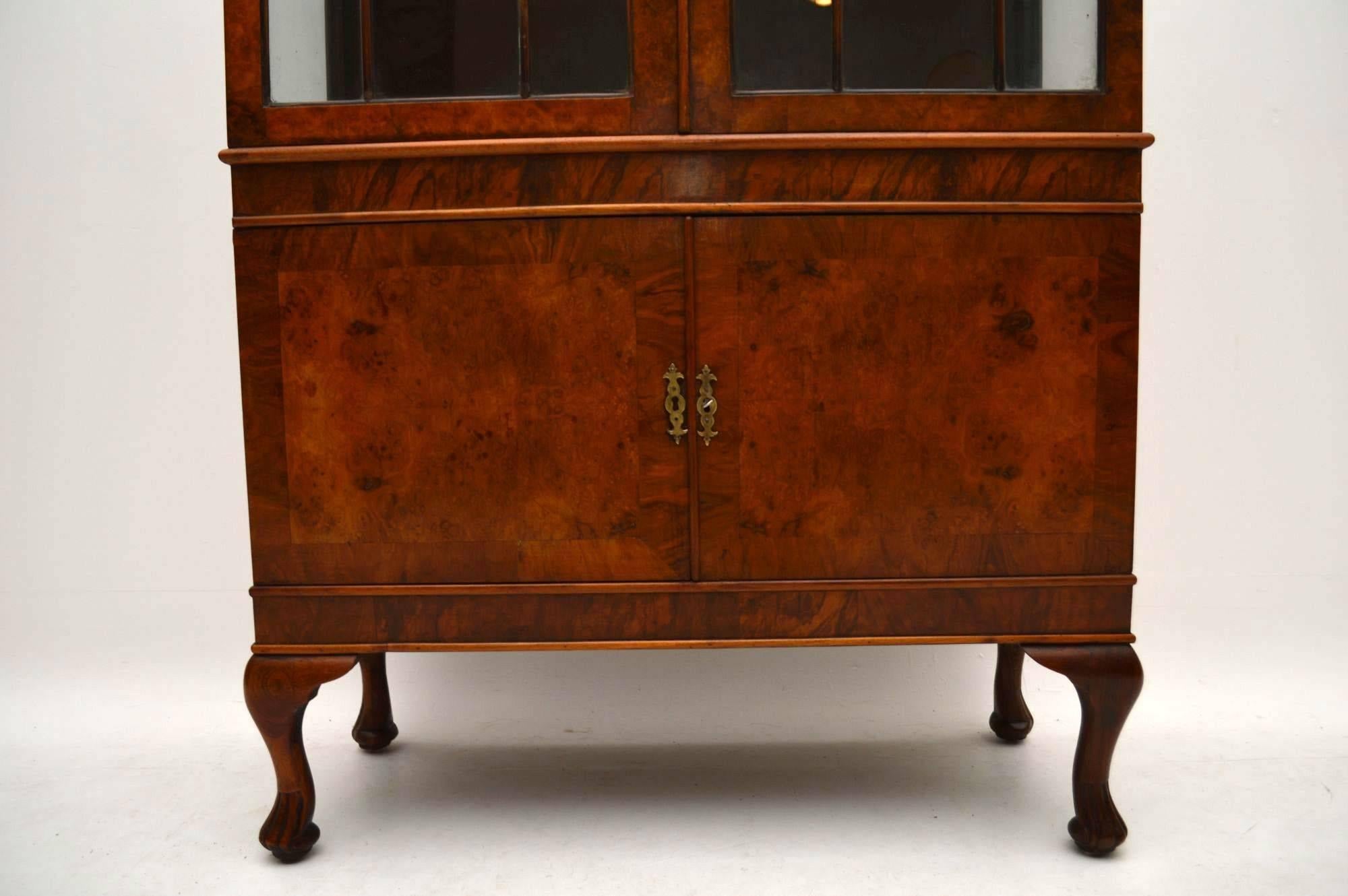 Early 20th Century Antique Queen Anne Style Burr Walnut Display Cabinet