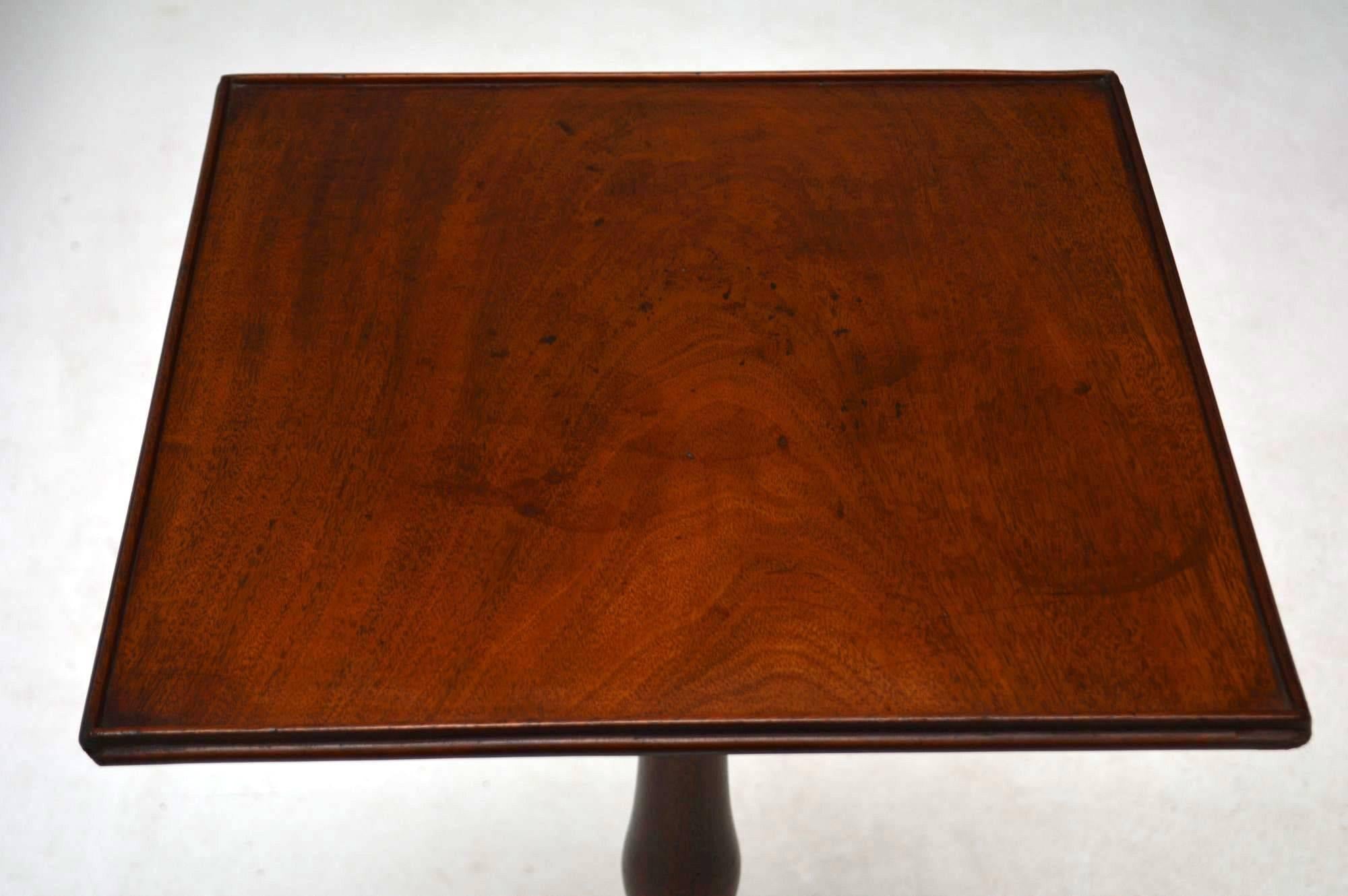 Mid-18th Century  Antique Georgian Mahogany Tripod Table