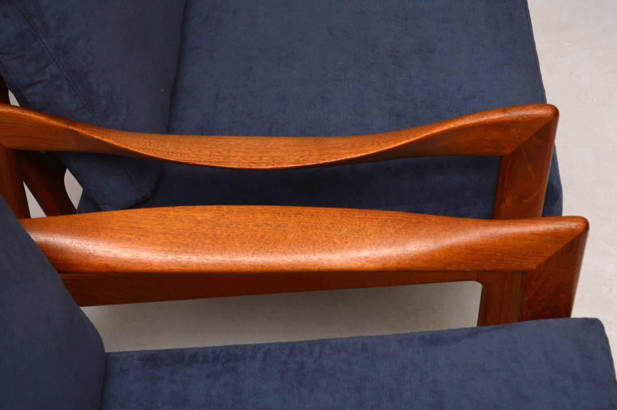 1960s Pair of Danish Teak Armchairs by Illum Wikkelso for Niels Eilersen In Excellent Condition In London, GB