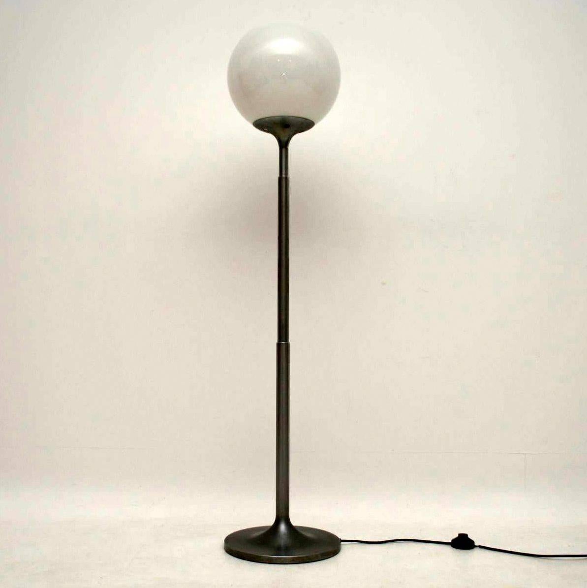 Mid-Century Modern 1960s Vintage Steel and Glass Telescopic Lamp