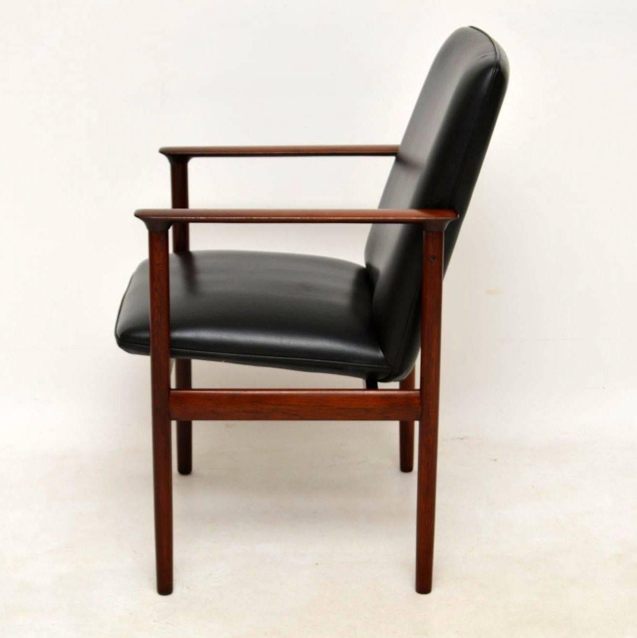 Mid-20th Century 1960s Pair of Vintage Danish Armchairs by Arne Vodder 