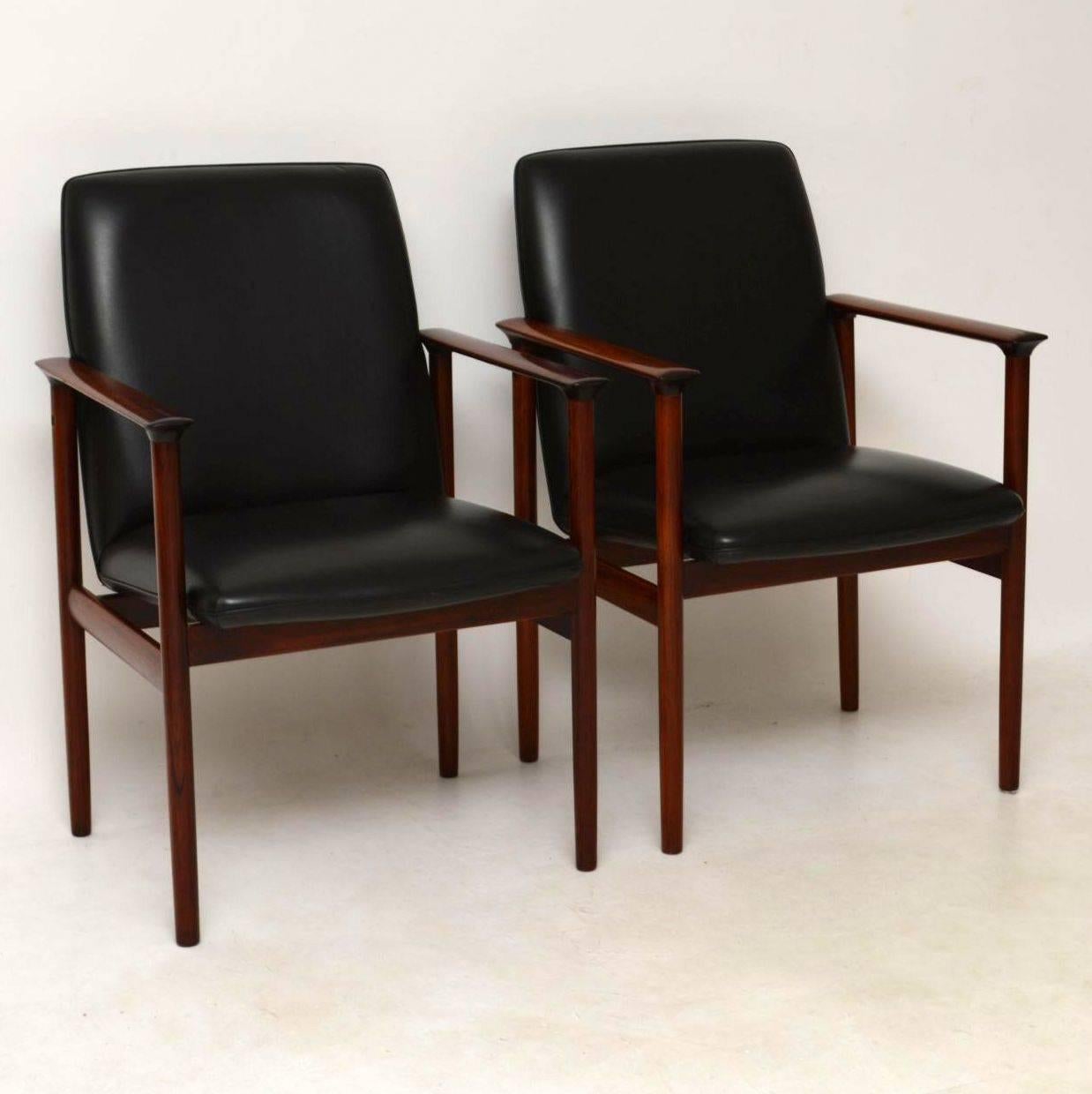 1960s Pair of Vintage Danish Armchairs by Arne Vodder  In Excellent Condition In London, GB