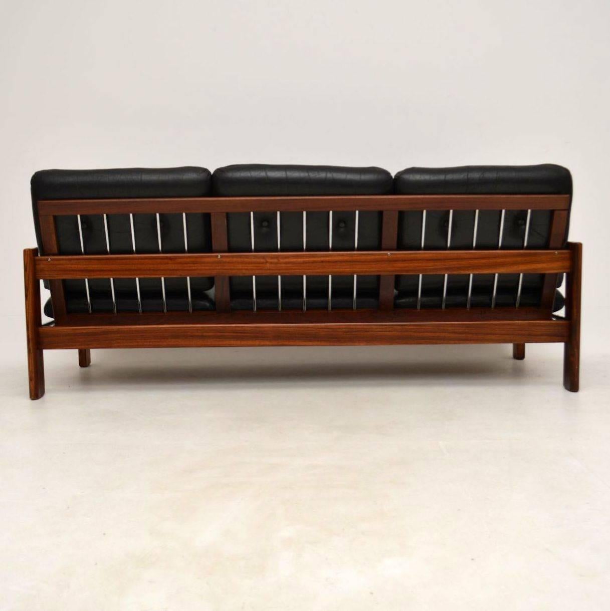 1960s Walnut, Leather and Chrome Vintage Sofa In Excellent Condition In London, GB