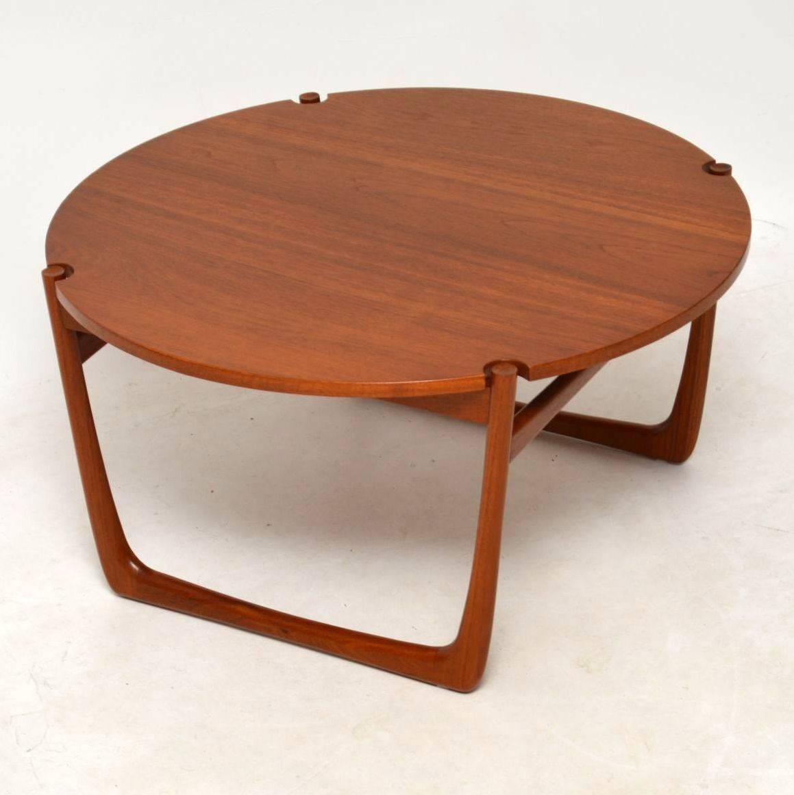 1960s Danish Teak Coffee Table by Peter Hvidt & Orla Mølgaard Nielsen In Excellent Condition In London, GB