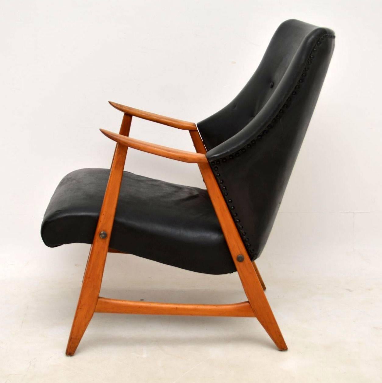 1960s Danish Vintage Leather and Teak Armchair In Excellent Condition In London, GB