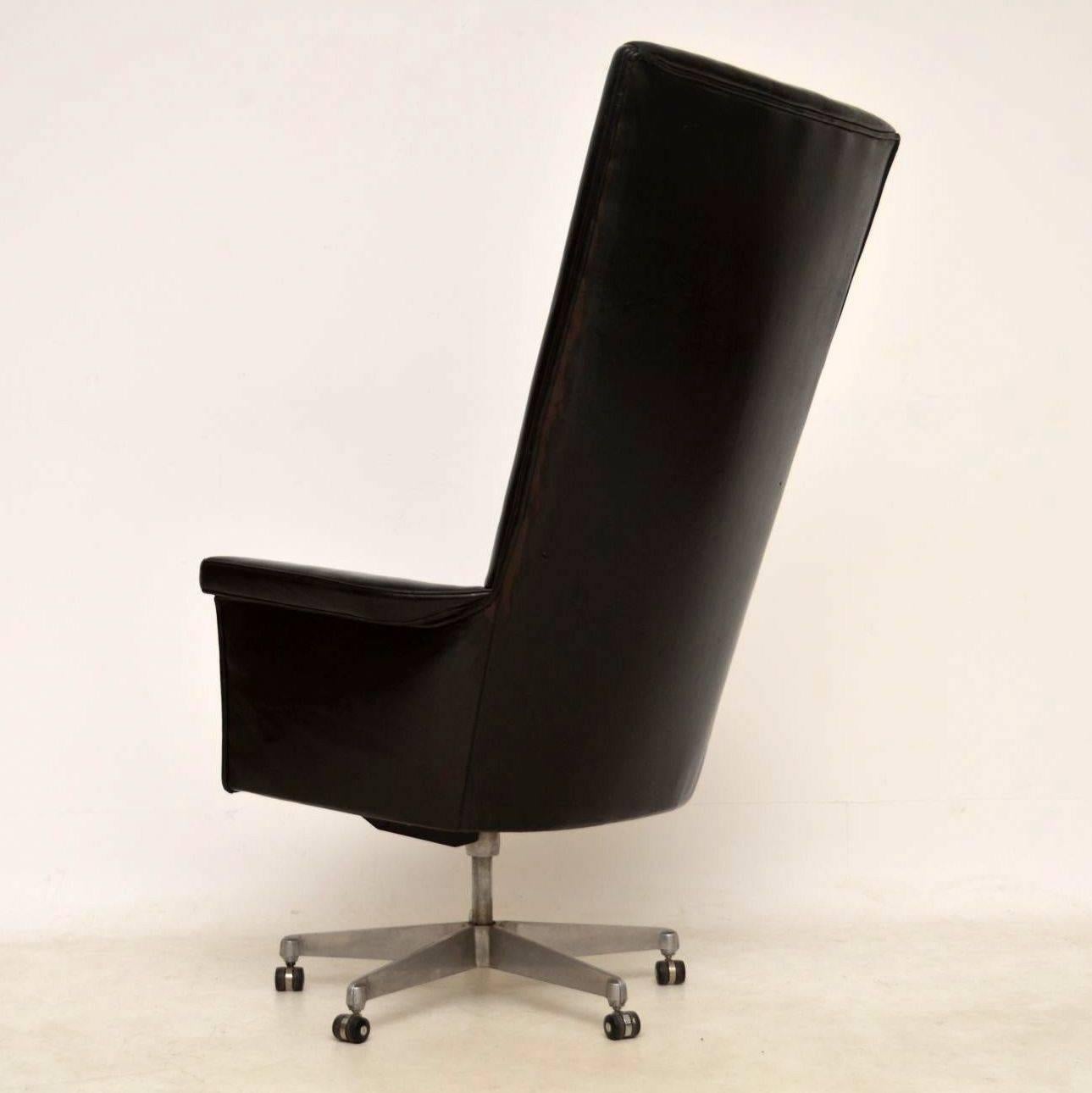 1960s Vintage Leather Swivel Desk Chair by John Home for Howard Keith In Excellent Condition In London, GB