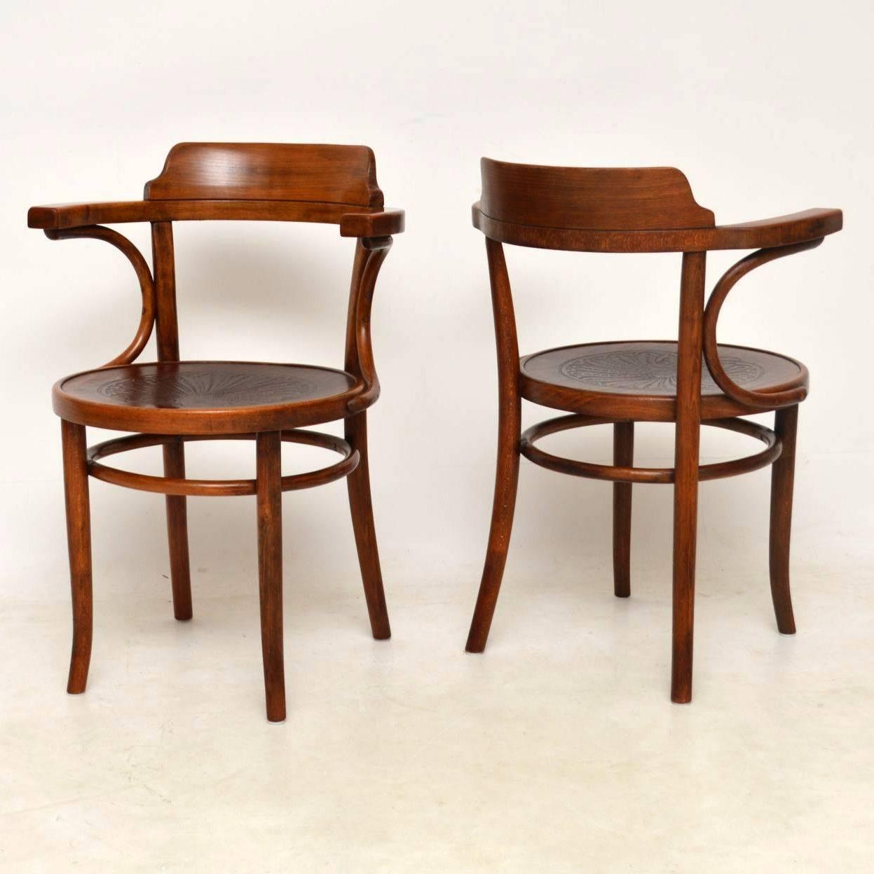 Pair of Antique Bentwood Thonet Armchairs In Excellent Condition In London, GB