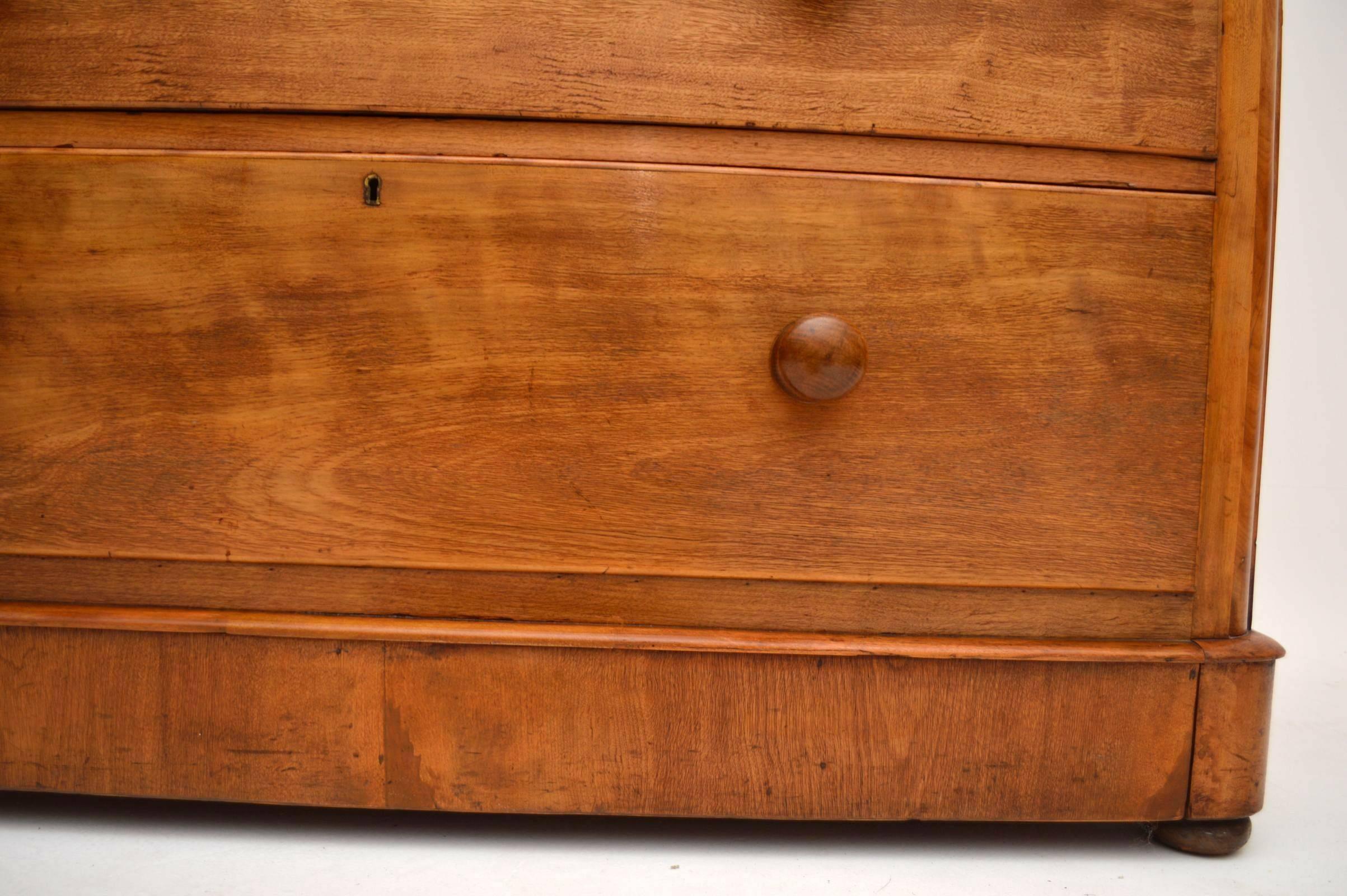 Large Antique Victorian Satin Birch Chest of Drawers In Good Condition In London, GB