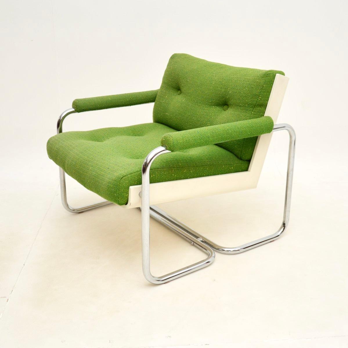 Sillón vintage de acero tubular con respaldo de concha de mediados de siglo Británico en venta