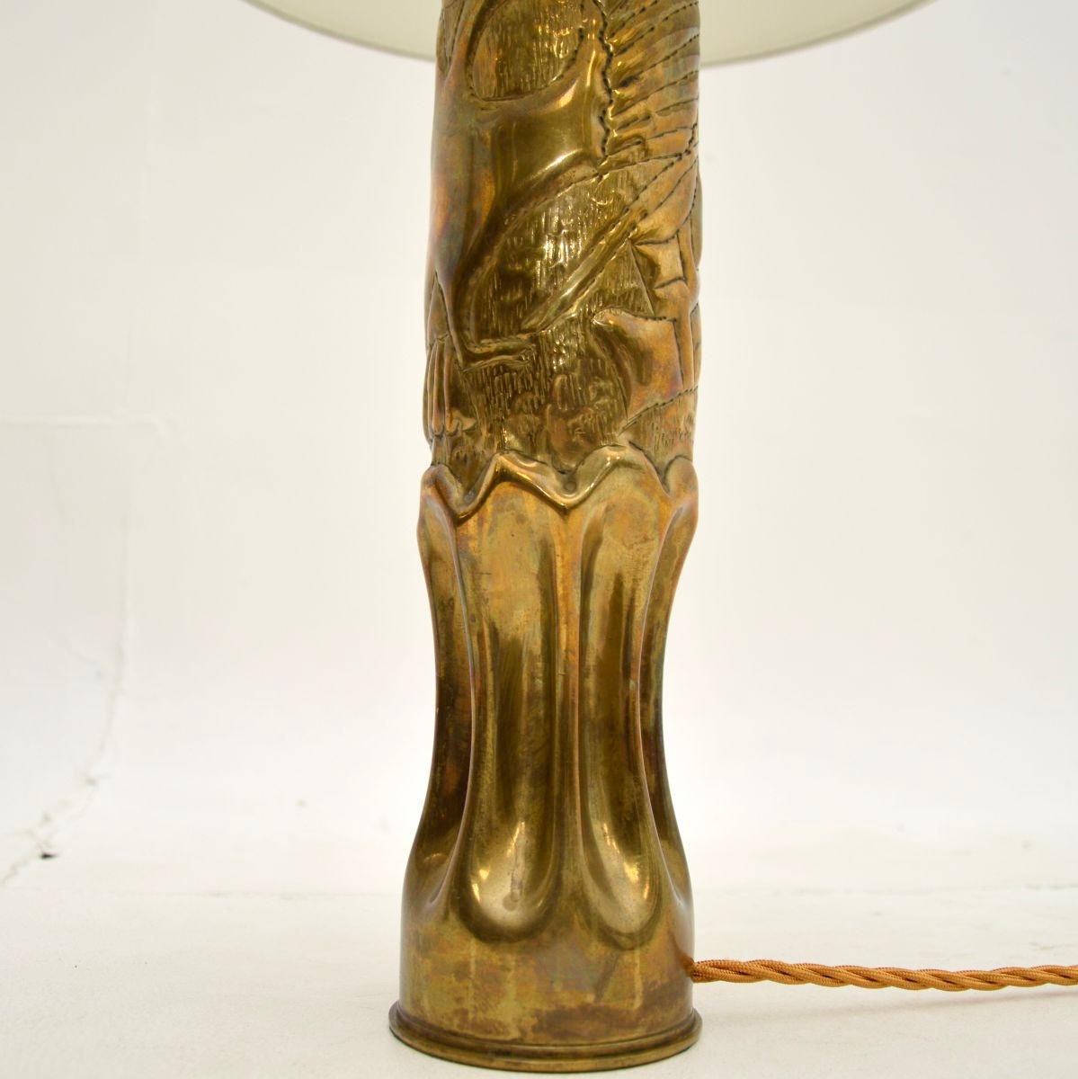 Paar Vintage WW1 Trench Art Shell Gehäuse Lampen (Frühes 20. Jahrhundert) im Angebot