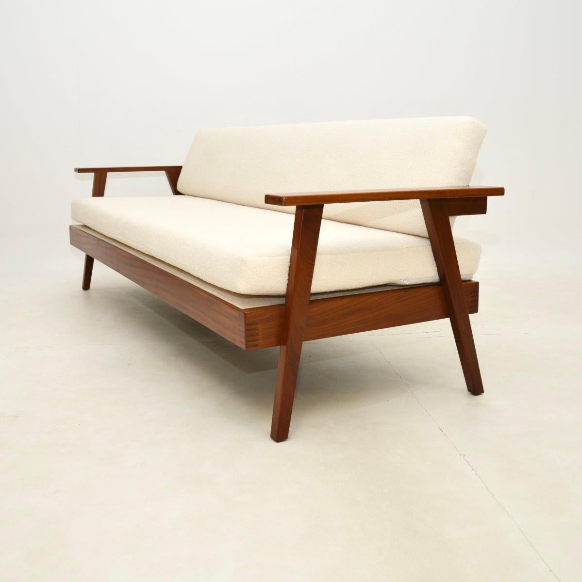 Britannico Divano letto vintage di metà secolo in vendita