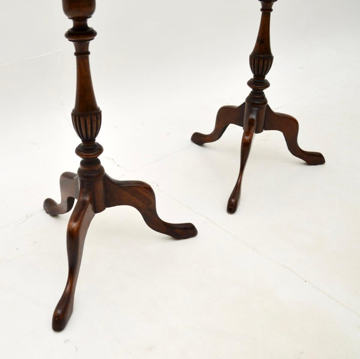 Paire de tables à vin anciennes de style géorgien Bon état - En vente à London, GB