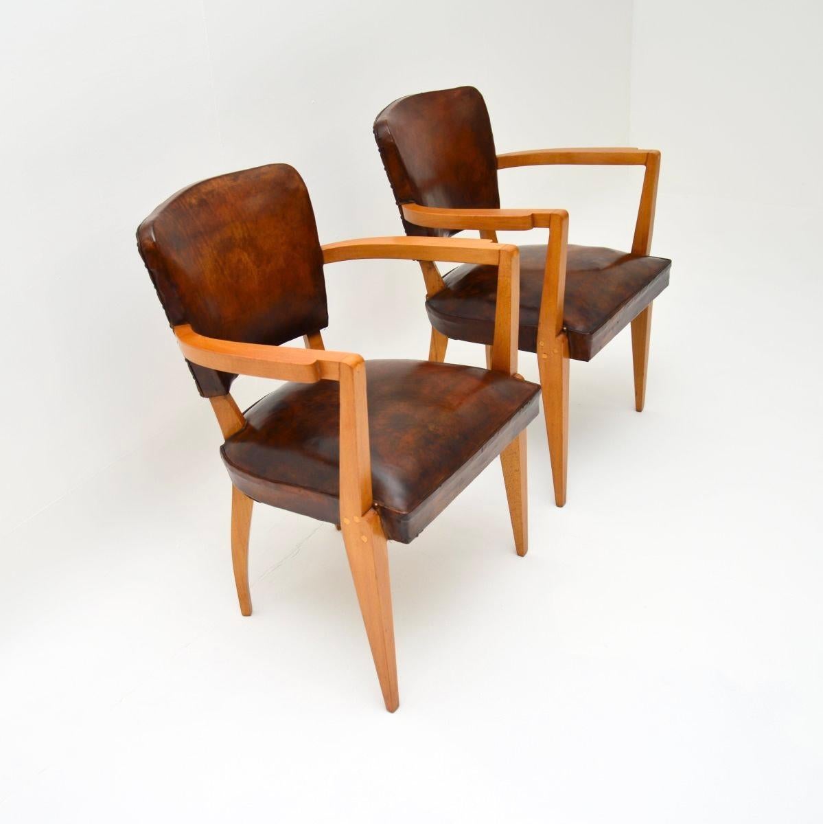 Français Paire de fauteuils bridge en cuir Art déco français en vente