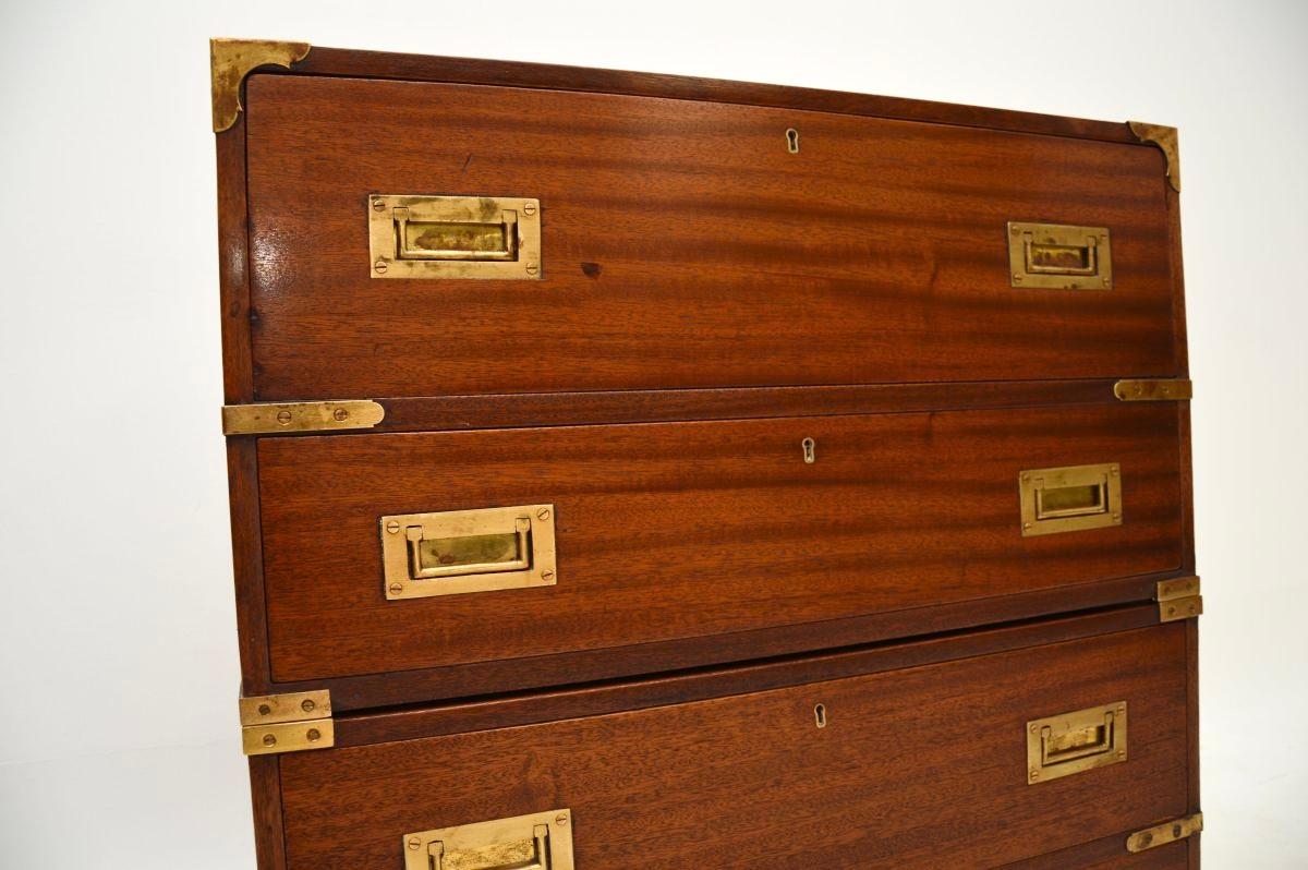 Milieu du XXe siècle Ancienne commode de style militaire de campagne en vente