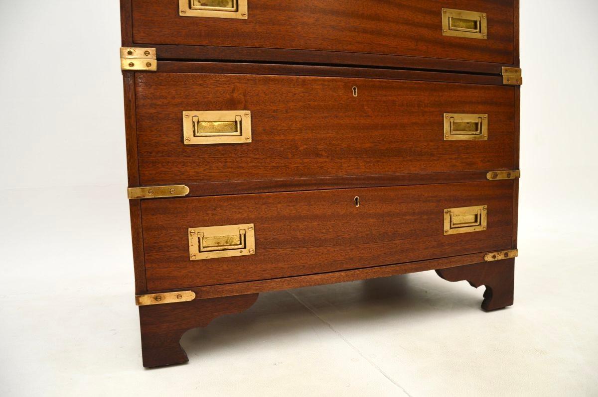 Laiton Ancienne commode de style militaire de campagne en vente