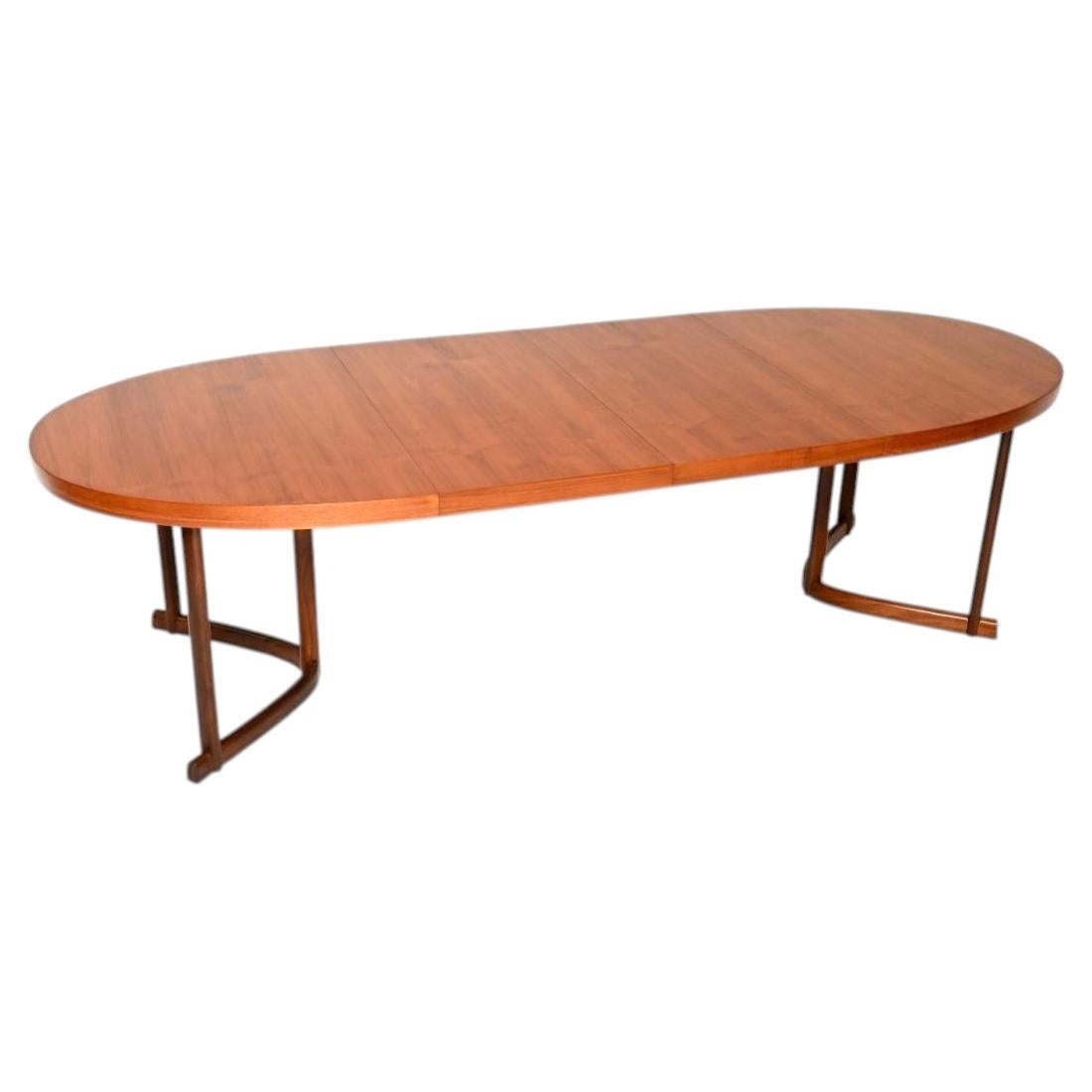 Table de salle à manger danoise vintage en teck de Johannes Andersen en vente