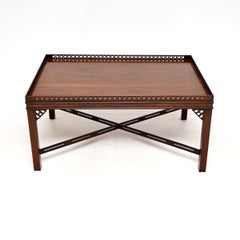Table basse ancienne de style géorgien