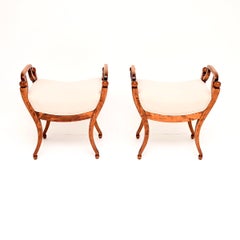 Paire de tabourets Biedermeier suédois anciens en bouleau satiné