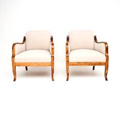 Paire de fauteuils anciens en bouleau satiné suédois