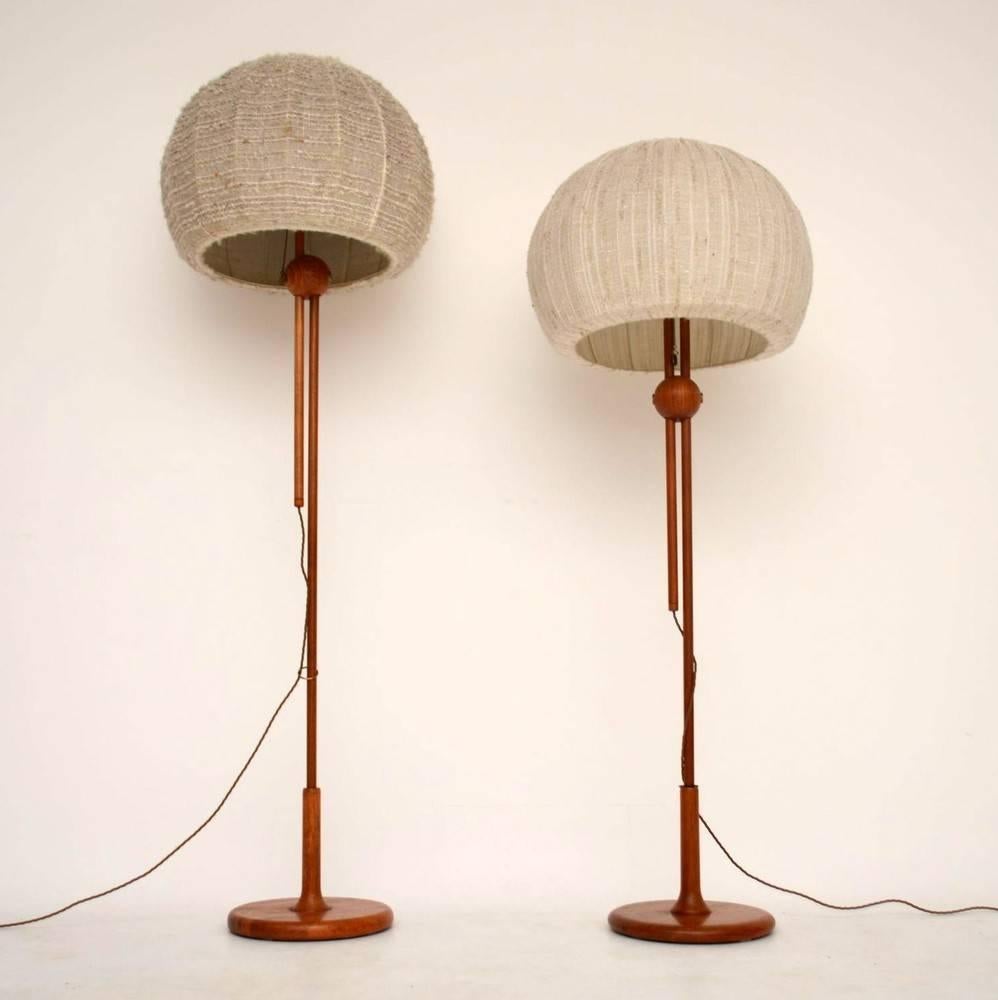 Pair of Retro Teak Rise and Fall Lamps by Temde Vintage 1960s In Excellent Condition In London, GB