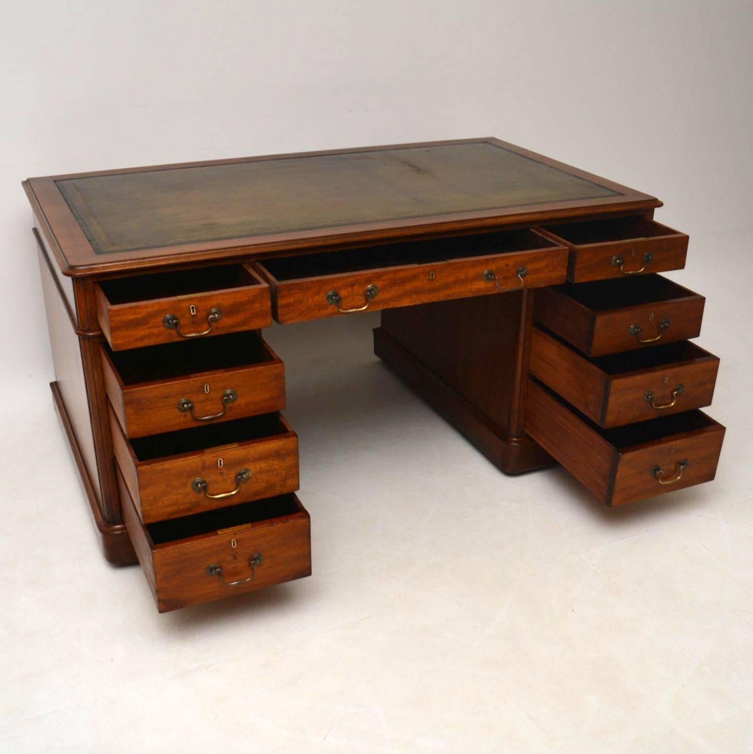Large Antique Victorian Mahogany Pedestal Desk 3